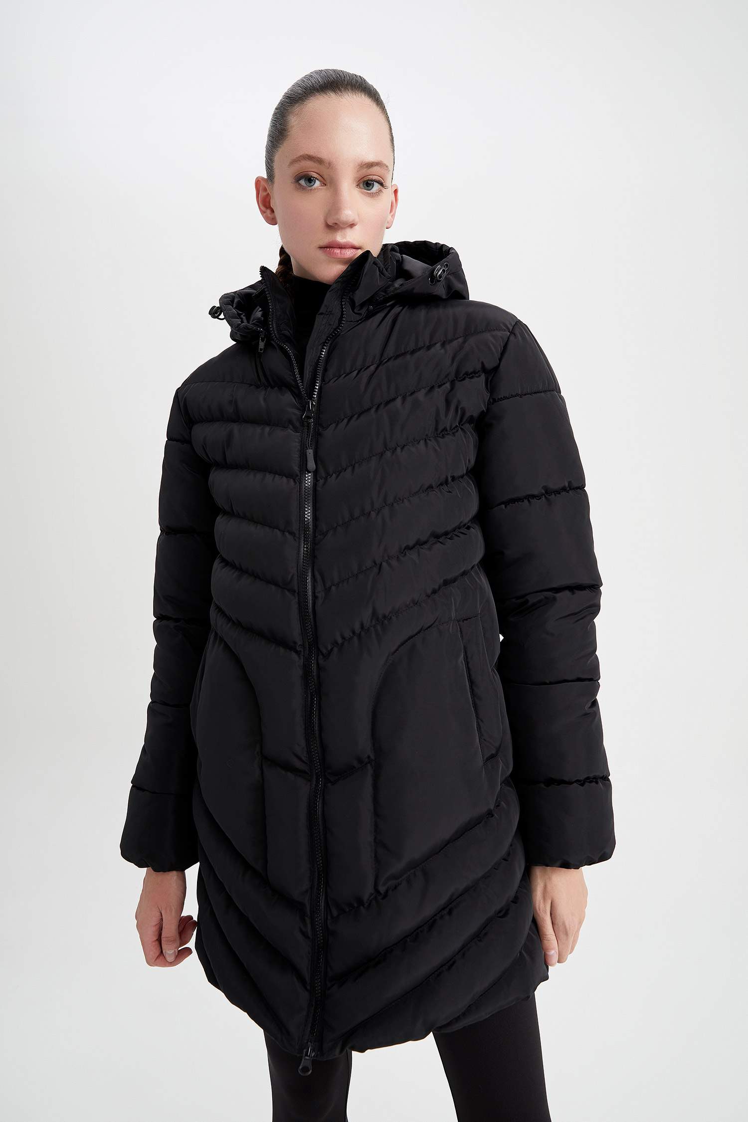 DeFactoFit Su İtici Rüzgar Geçirmez Çıkarılabilir Kapüşonlu Slim Fit Mont