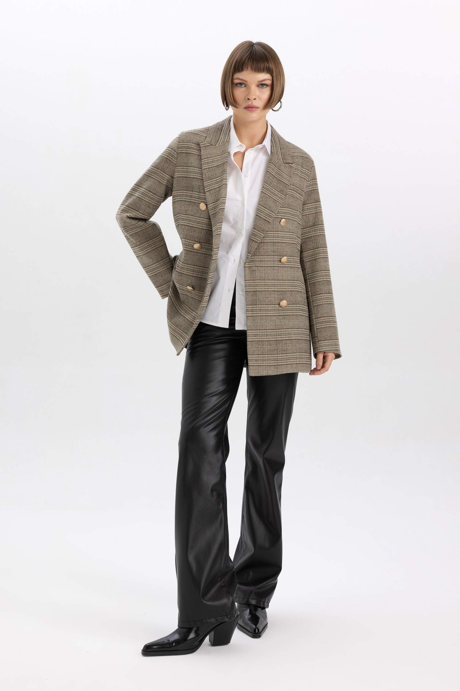 بليزر اوفر سايز قصة واسعة بطبعة قلب