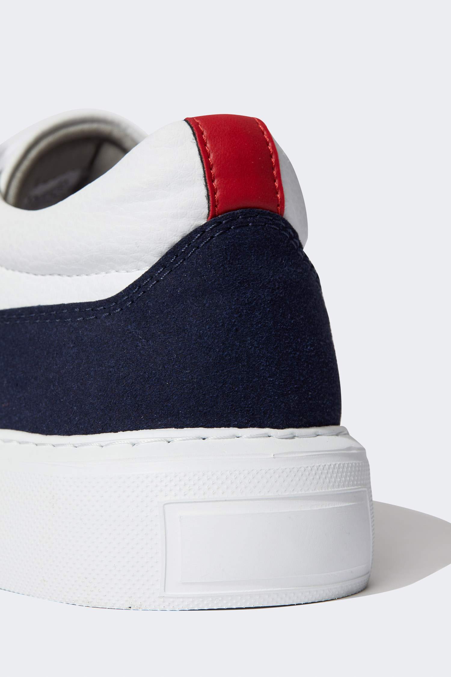 Men Flat Sole Lace-up Faux Leather Sneaker