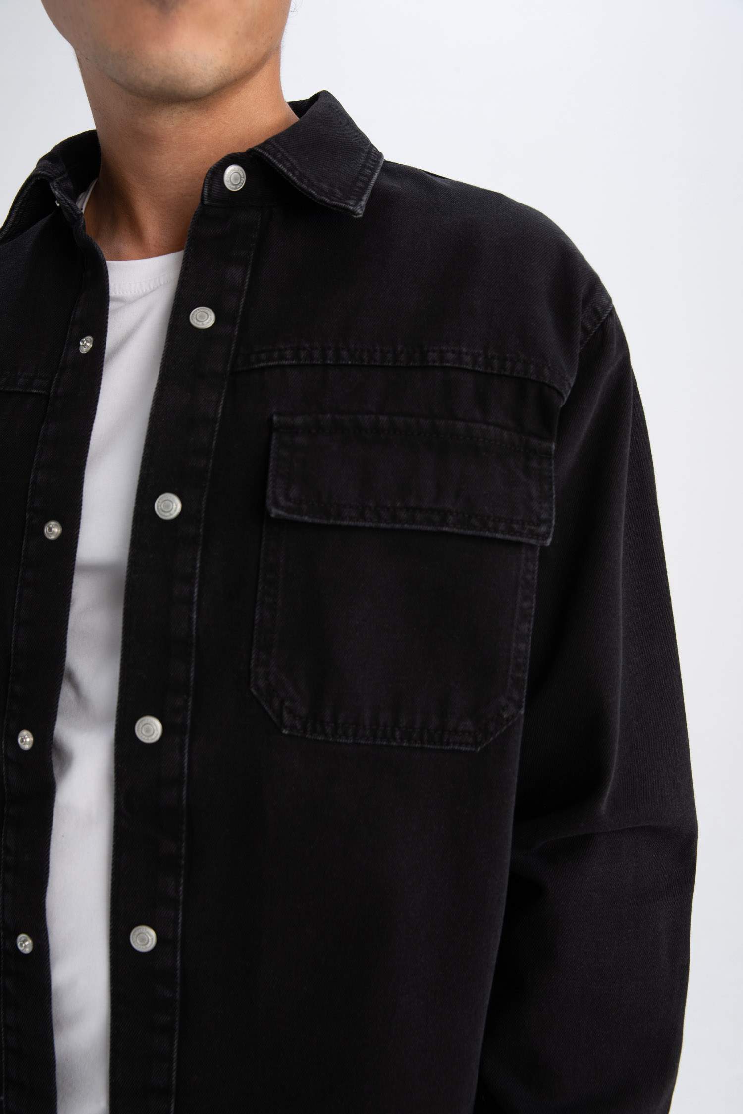 Black MAN Relax Fit Long Sleeve Shirt 2723016 | DeFacto