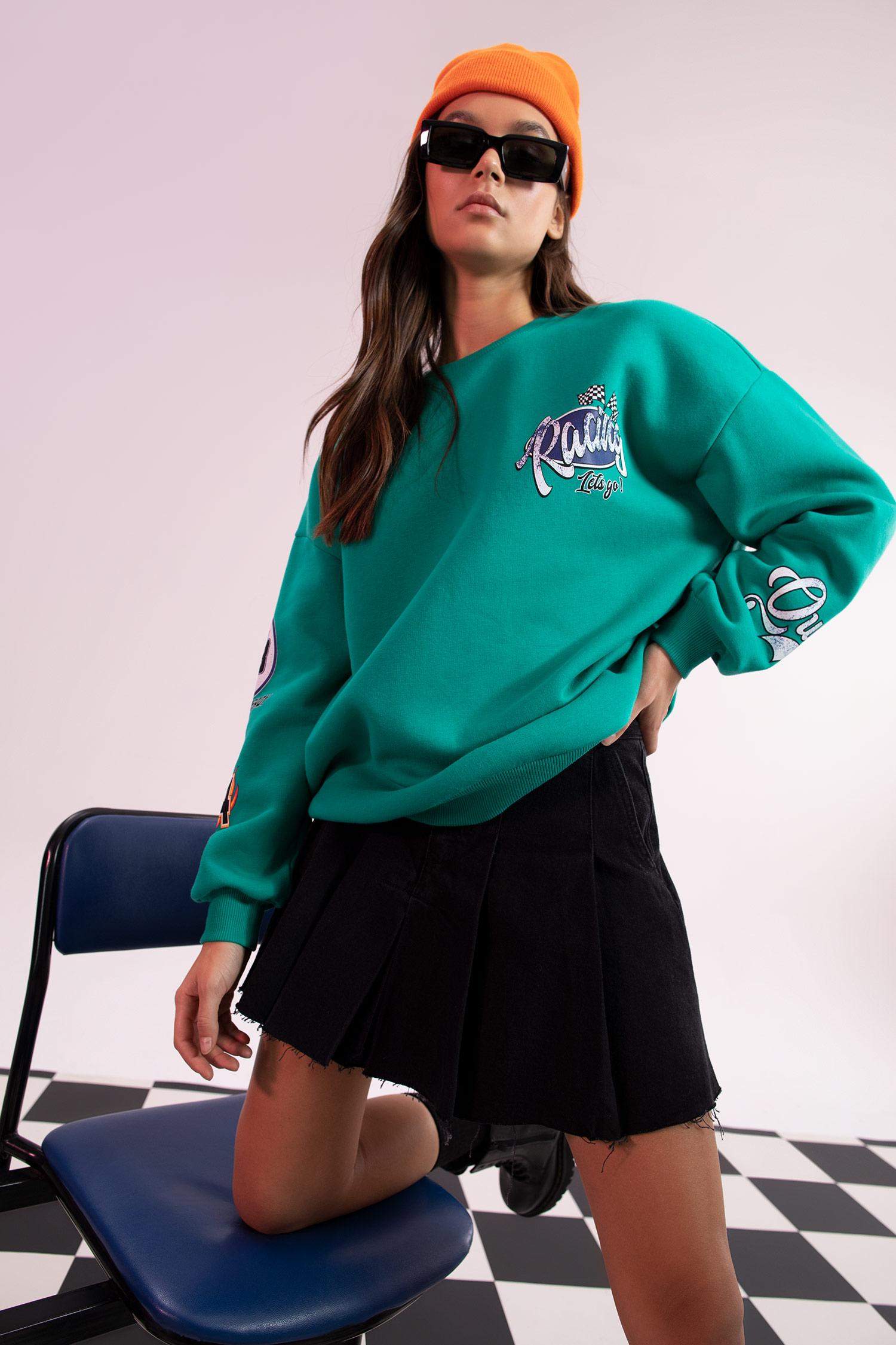 Матильда Мэйдің жалаңаш суреттері Арық қыздарды қара жігіттер алады