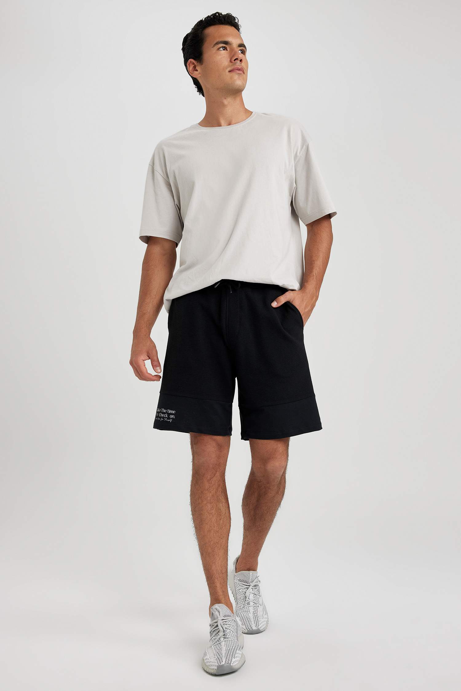 Black MEN Slim Fit Short 2901138 | DeFacto