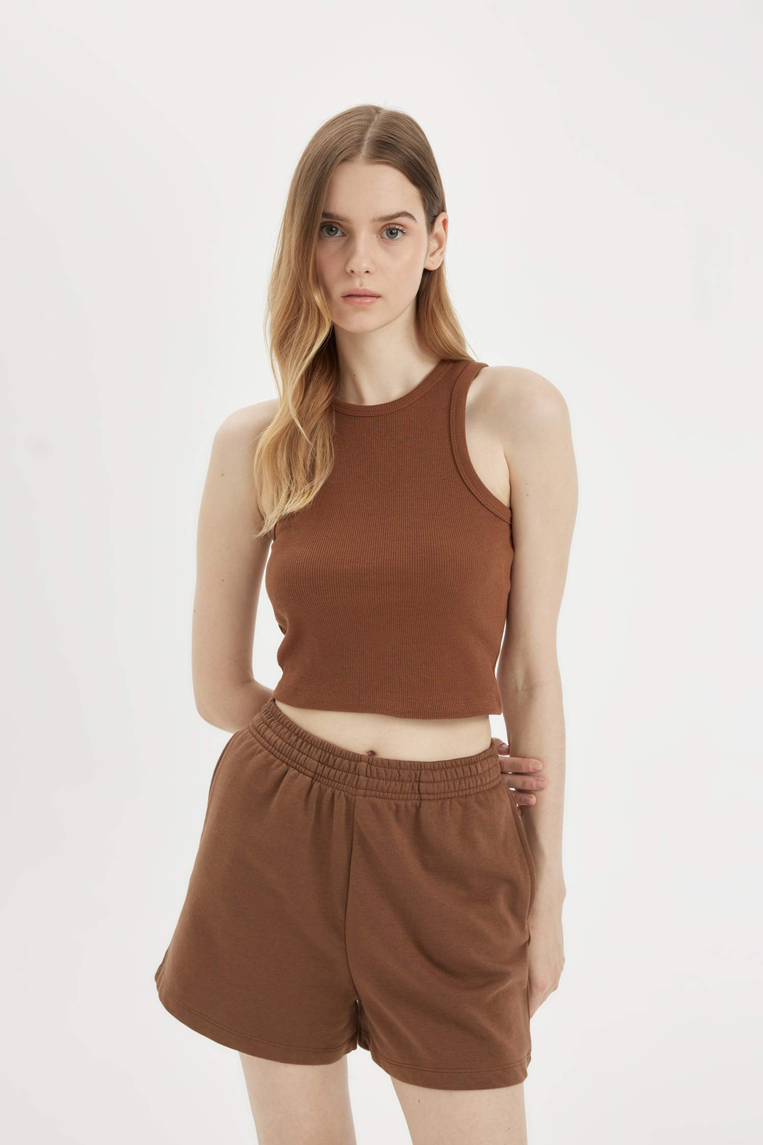 Short droit Basique à coupe régulière en tissu épais