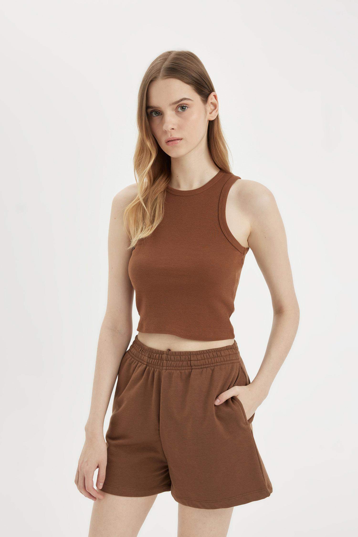 Short droit Basique à coupe régulière en tissu épais