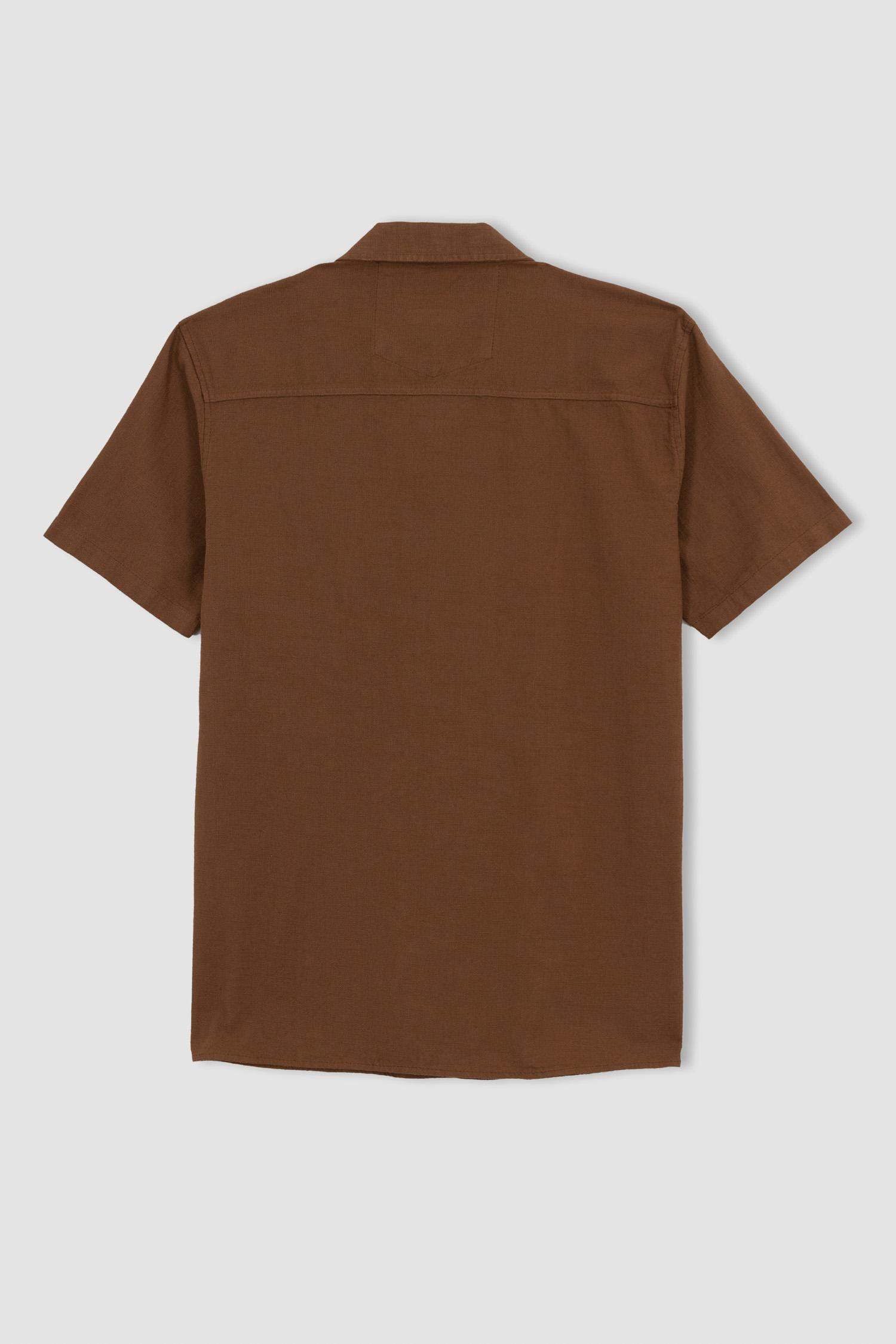 Chemise en coton à manches courtes et col boutonné Coupe moderne