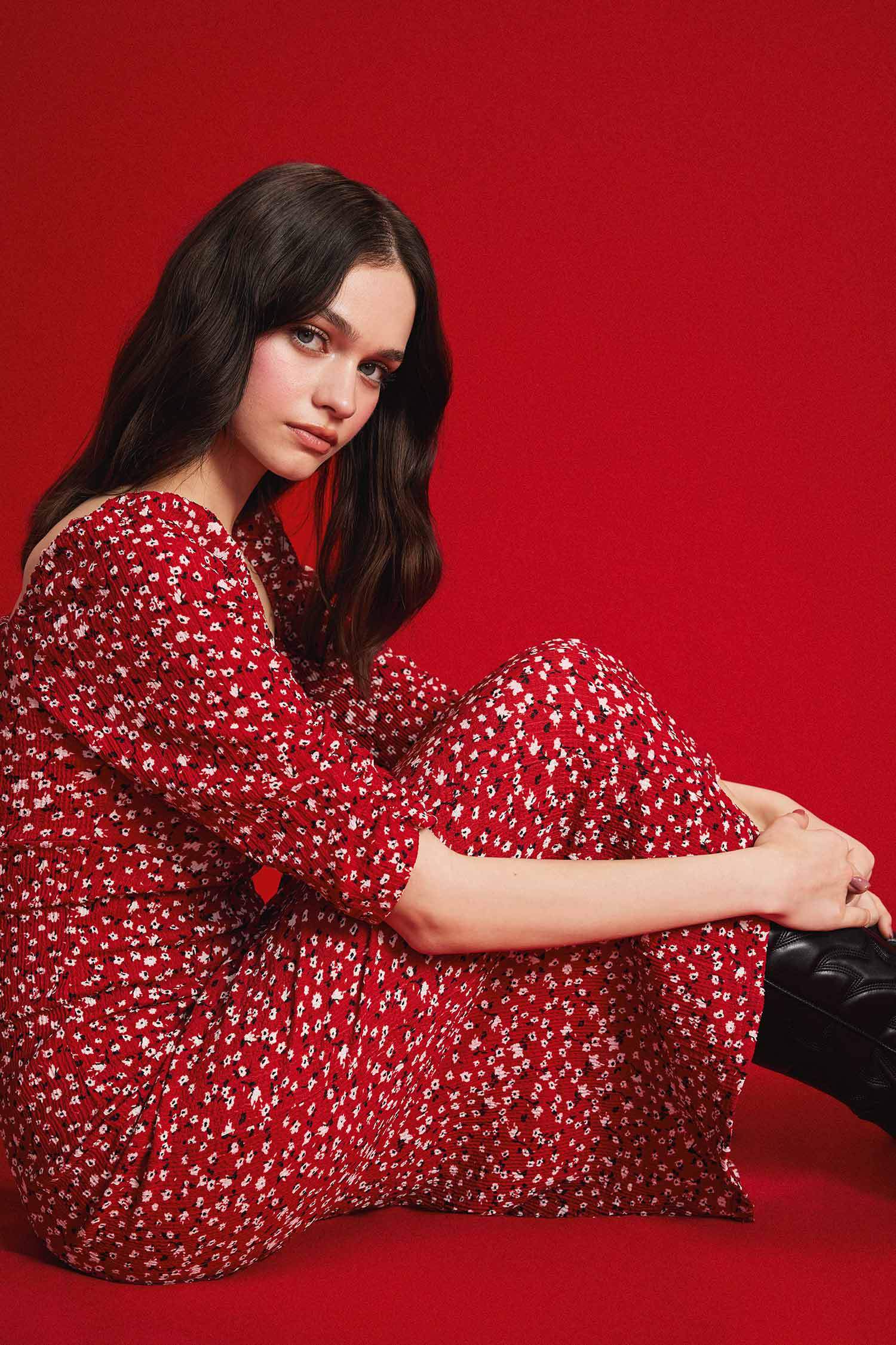 Bodycon Vücudu Saran Kare Yaka Çiçek Desenli Yırtmaçlı Bürümcük Yarım Kol Midi Elbise