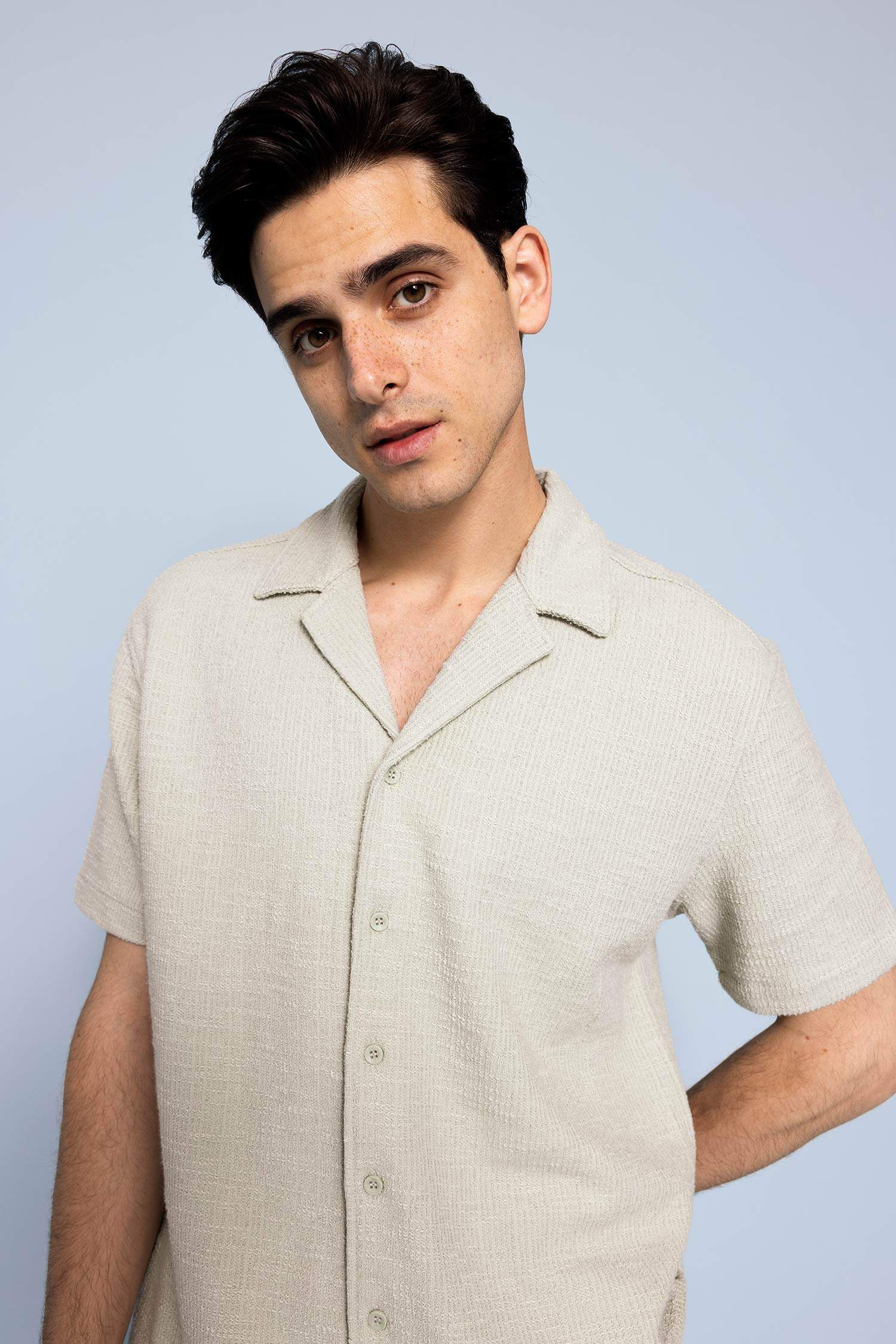 релакс пішімі Қысқа жеңді жейде