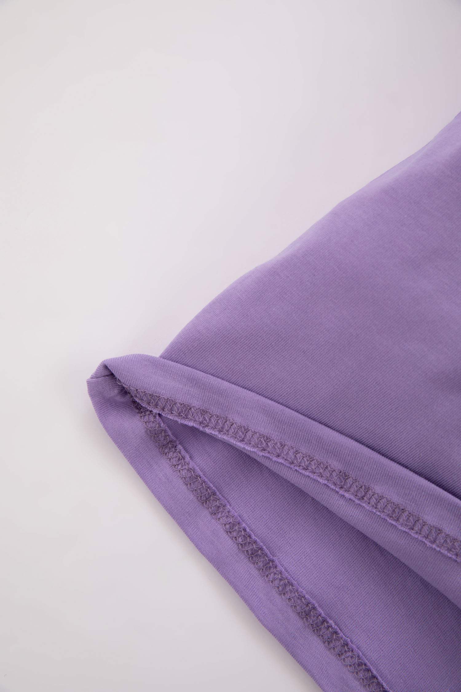 طقم ولادي بطباعة الشعار برقبة مستديرة - قطعتين