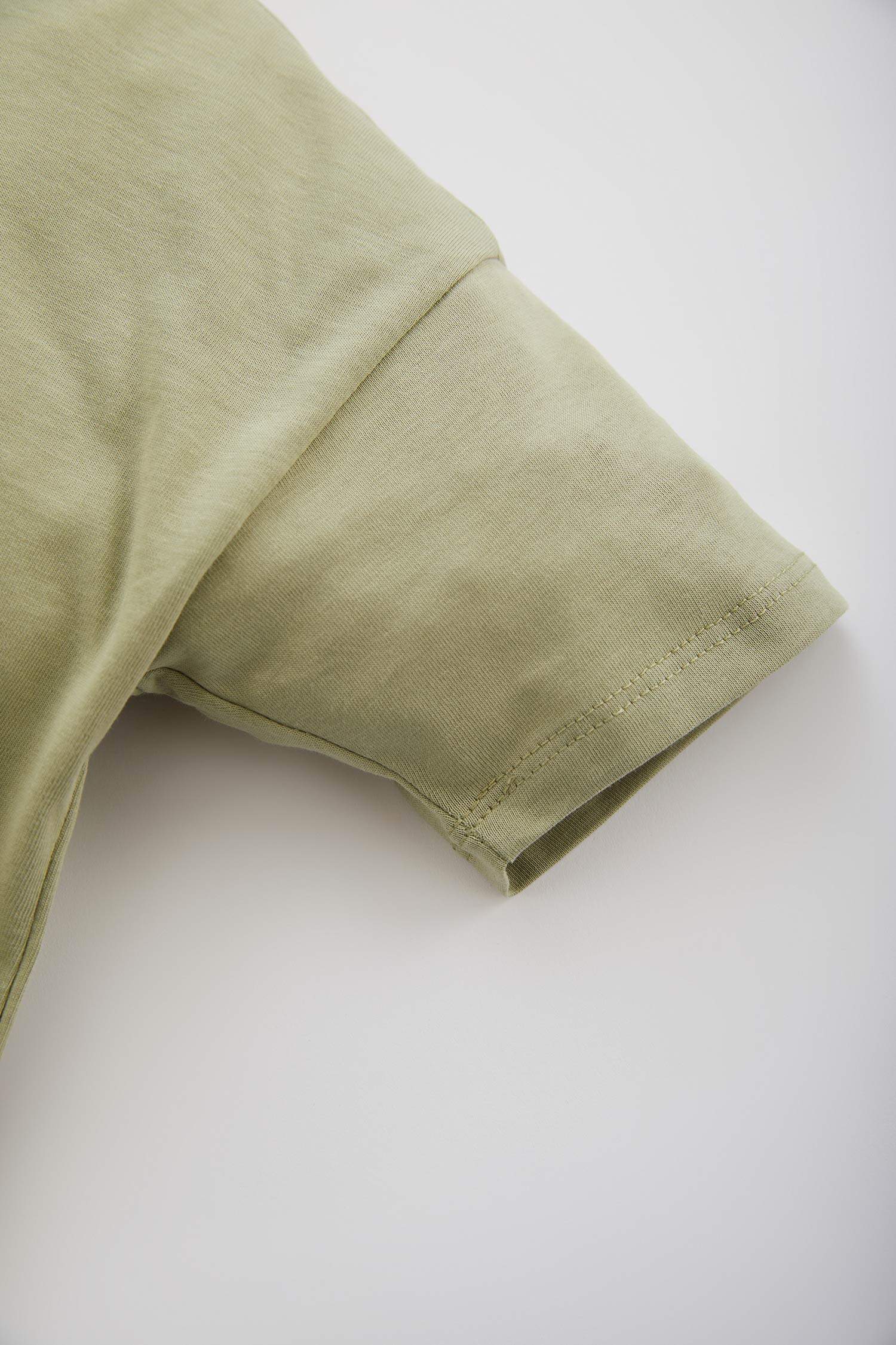 تيشيرت بطباعة الحيوانات قصة عادية