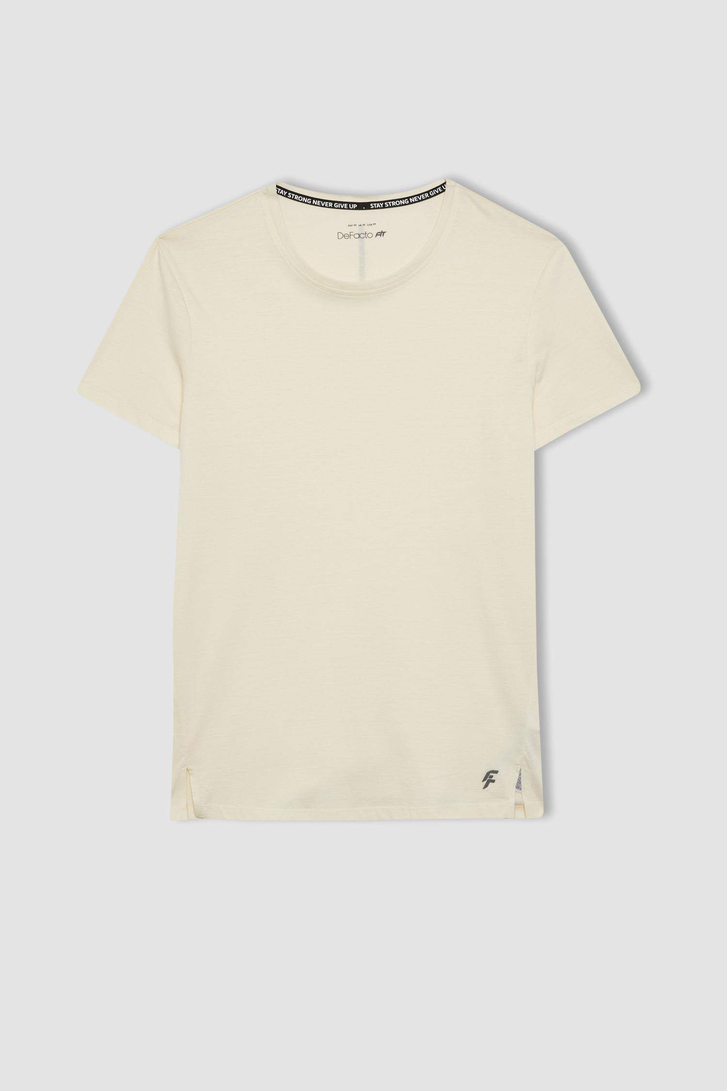 تيشيرت سليم فيت برقبة مستديرة