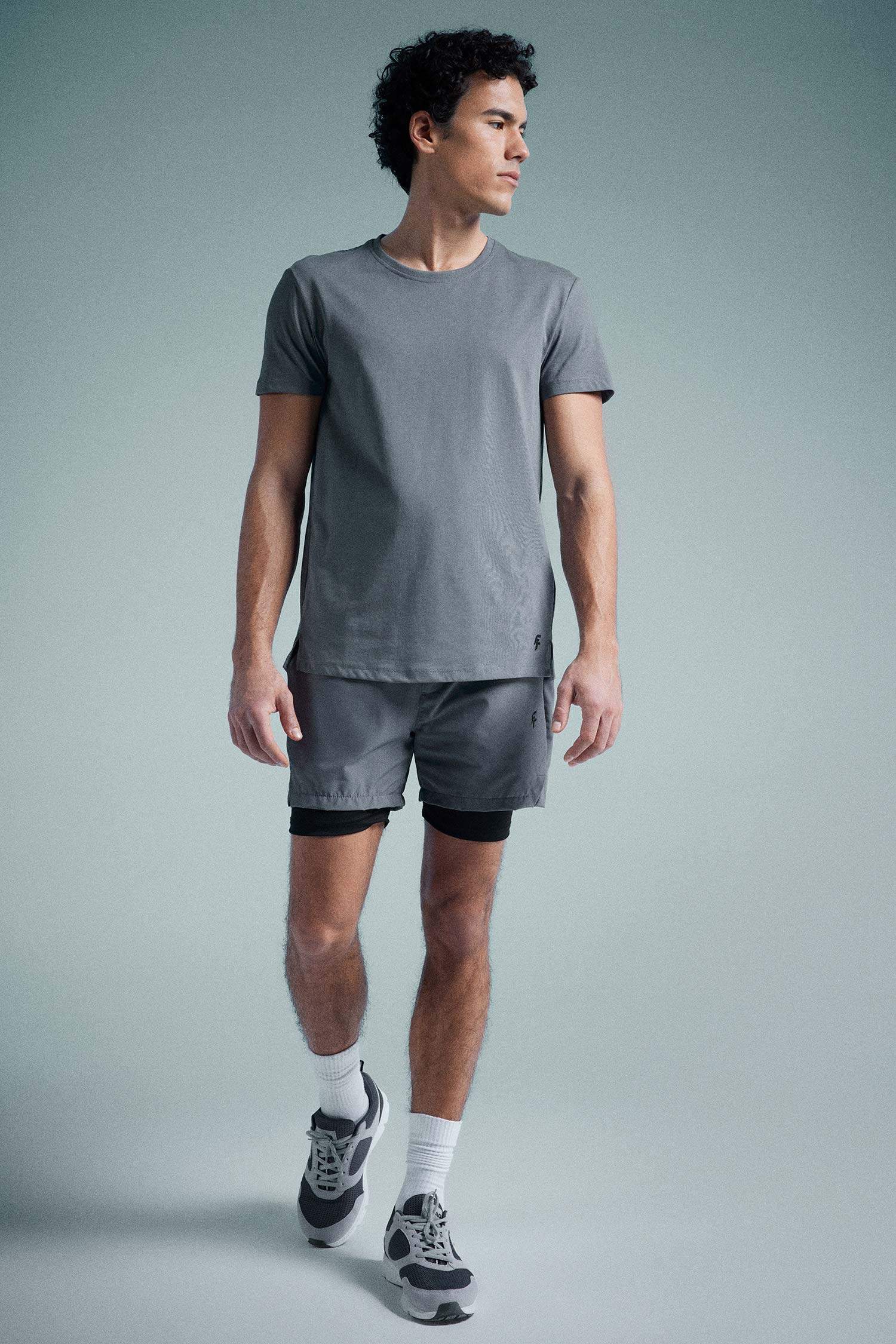 تيشيرت رياضي سليم فيت برقبة مستديرة من DeFactoFit