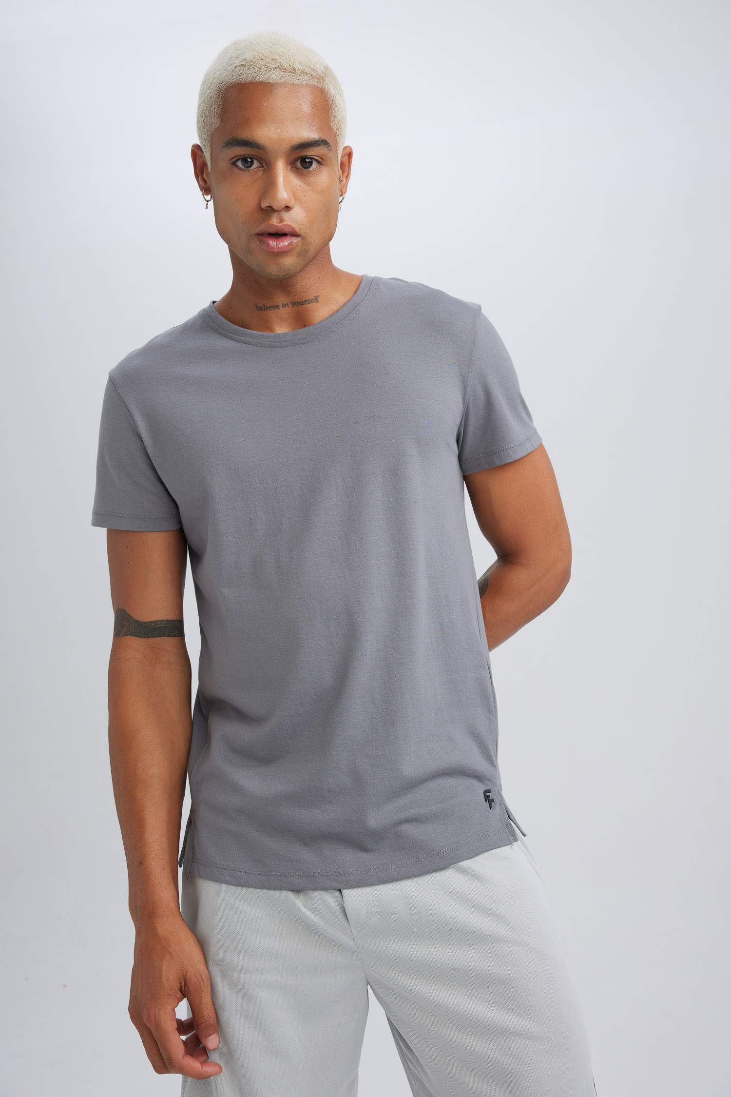 تيشيرت رياضي سليم فيت برقبة مستديرة من DeFactoFit