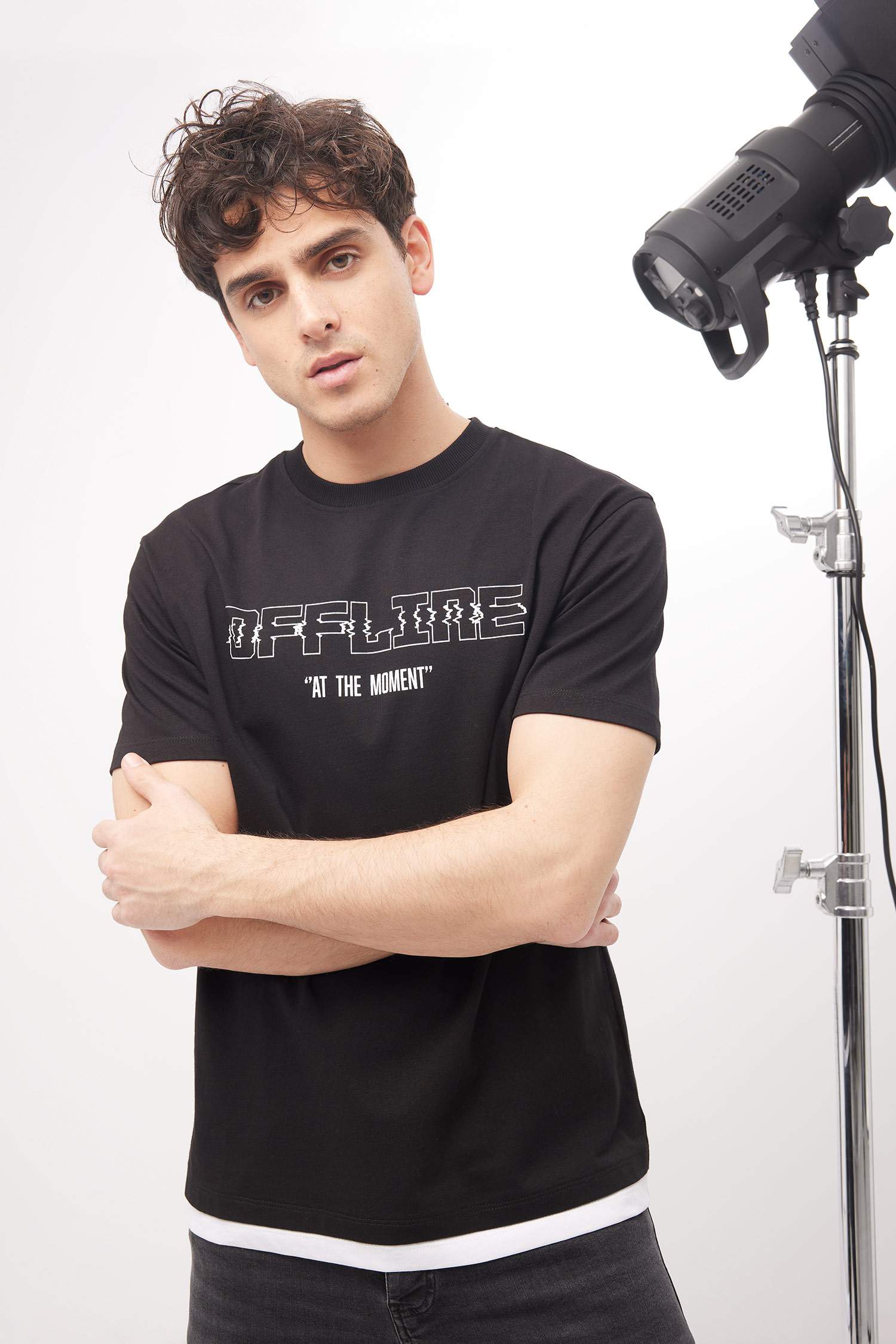 Black MAN Regular Fit Short Sleeve T-Shirt 2803259 | DeFacto