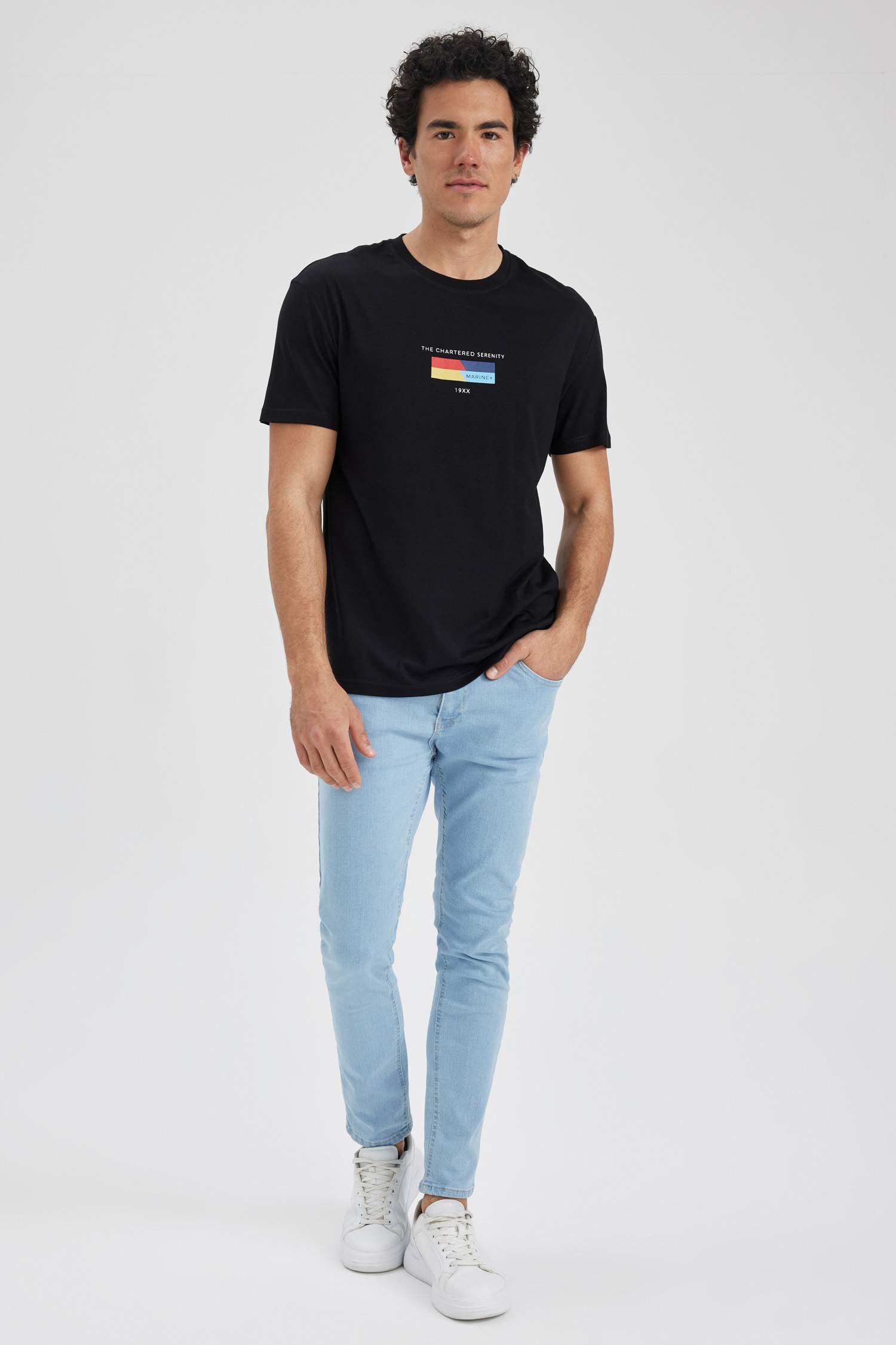 дөңгелек жаға минималл Қысқа жеңді футболка