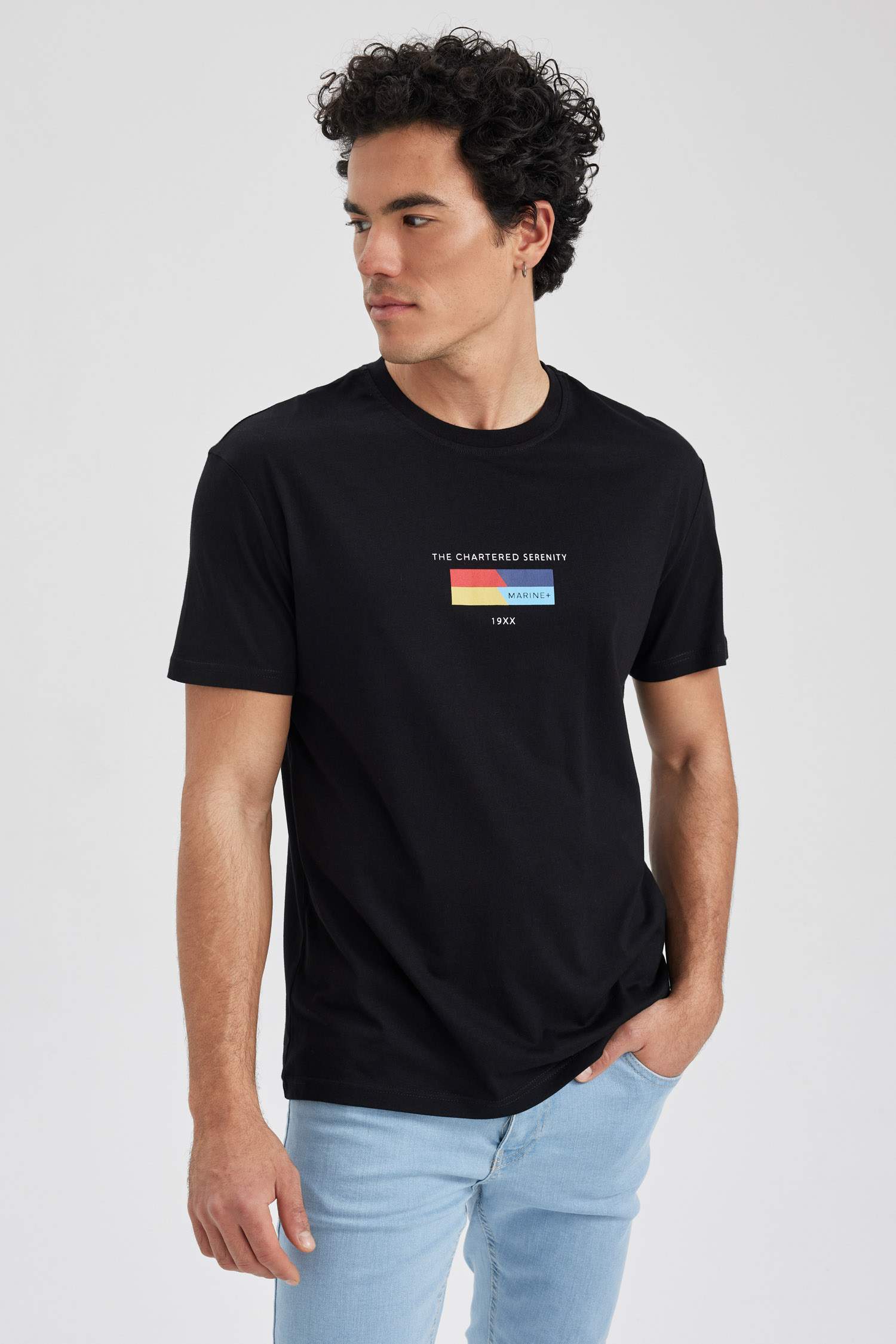 дөңгелек жаға минималл Қысқа жеңді футболка