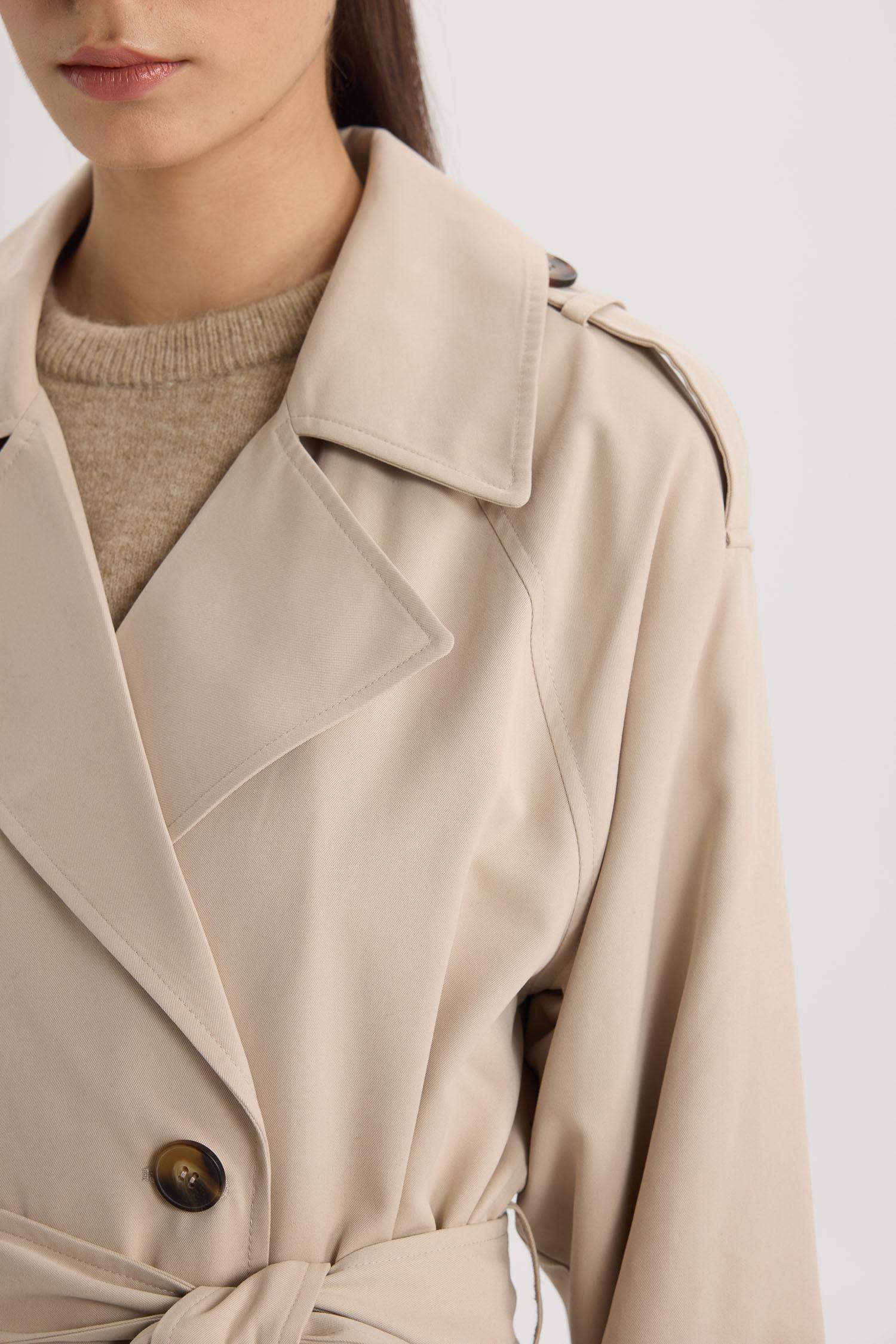 	Su İtici Oversize Geniş Kalıp Uzun Trençkot Kruvaze Yaka Düğmeli Cepli Kol Ucu Katlamalı Rüzgarlık Detaylı Mevsimlik