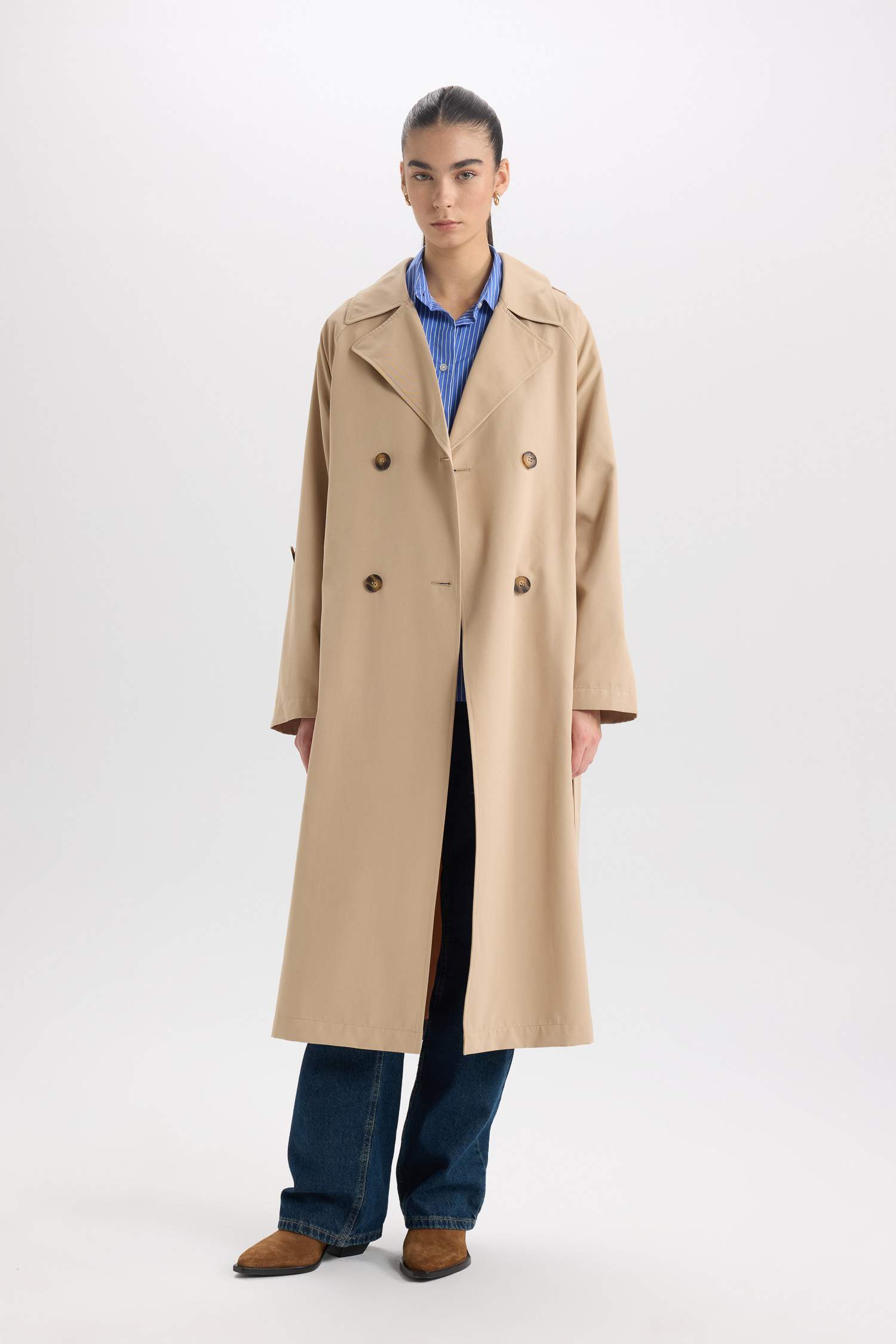 Su İtici Oversize Geniş Kalıp Uzun Trençkot Kruvaze Yaka Düğmeli Cepli Kol Ucu Katlamalı Rüzgarlık Detaylı Mevsimlik