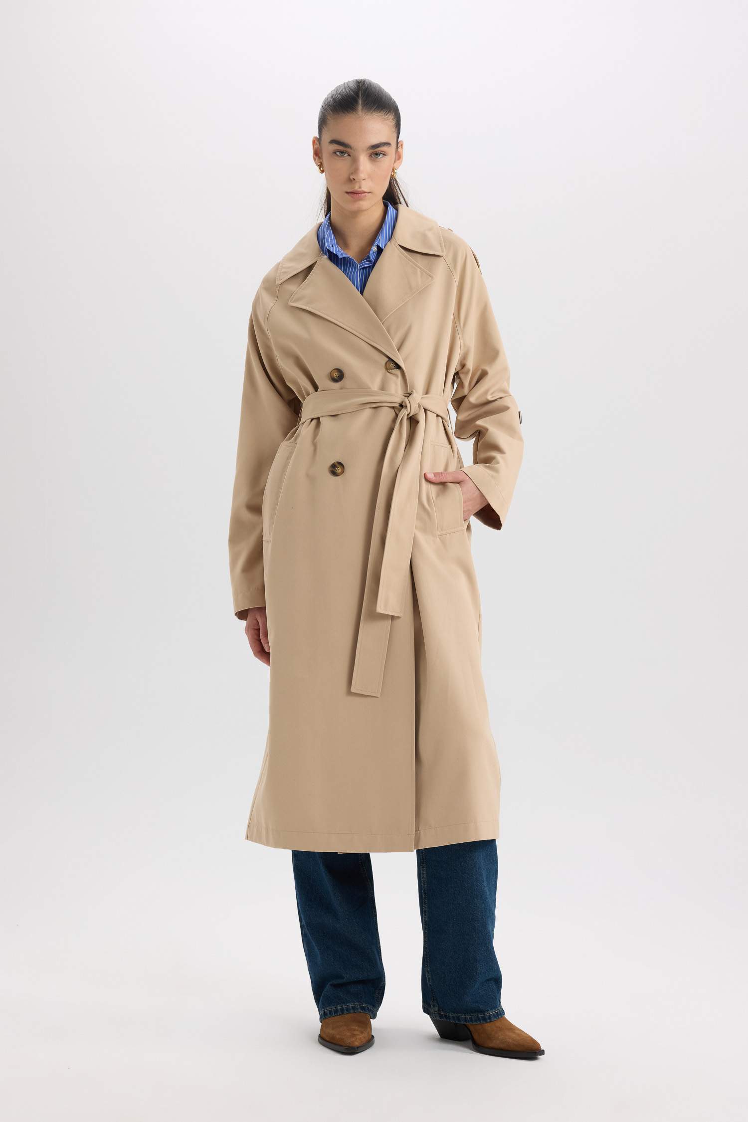 Su İtici Oversize Geniş Kalıp Uzun Trençkot Kruvaze Yaka Düğmeli Cepli Kol Ucu Katlamalı Rüzgarlık Detaylı Mevsimlik