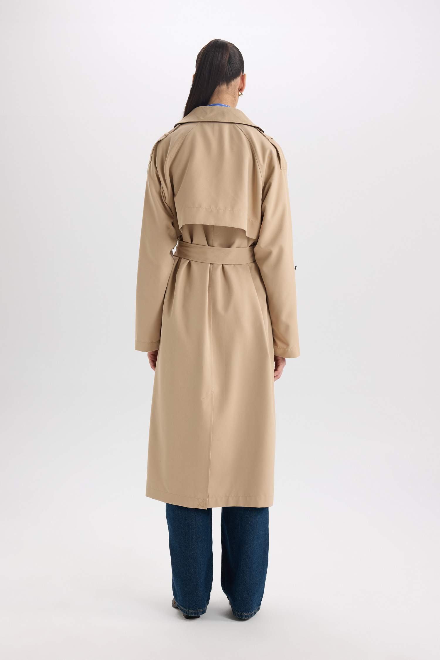 Su İtici Oversize Geniş Kalıp Uzun Trençkot Kruvaze Yaka Düğmeli Cepli Kol Ucu Katlamalı Rüzgarlık Detaylı Mevsimlik