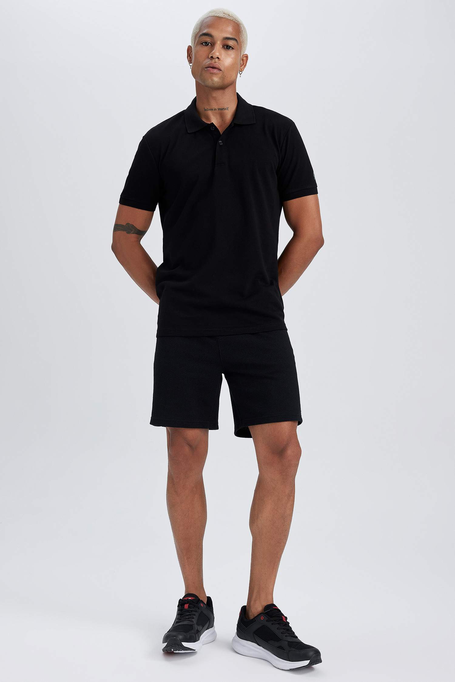 شورت سليم فيت بجيب مزدوج