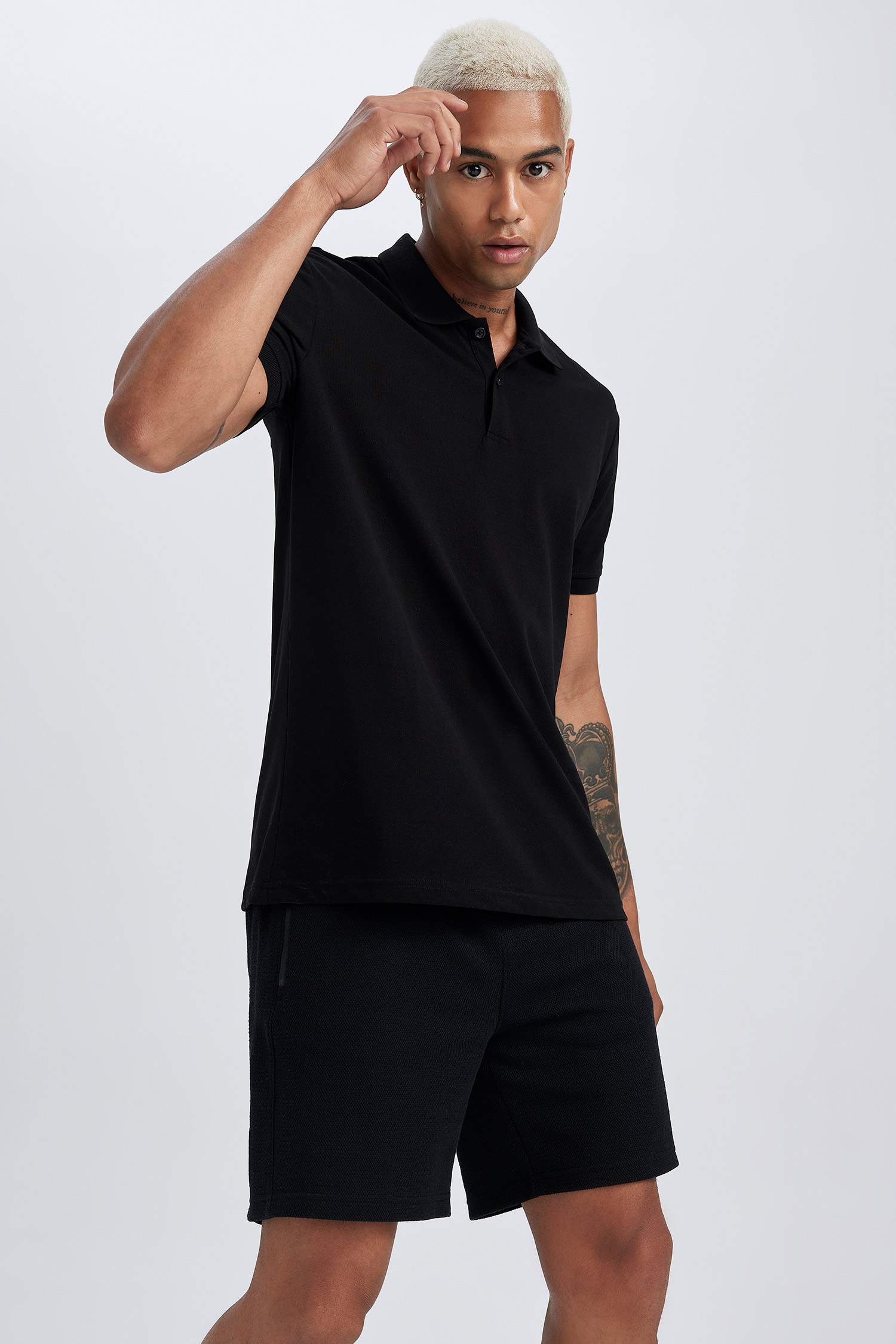 شورت سليم فيت بجيب مزدوج