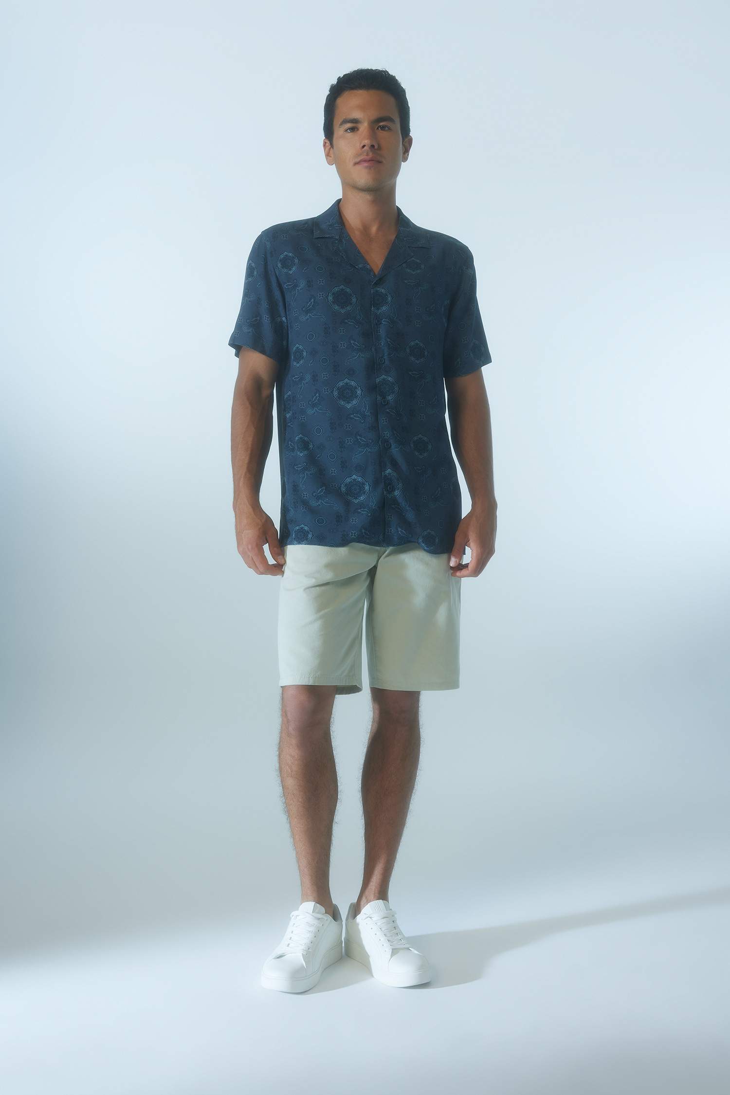 Regular Fit Apache Neck Viscose Printed Short Sleeve Shirt