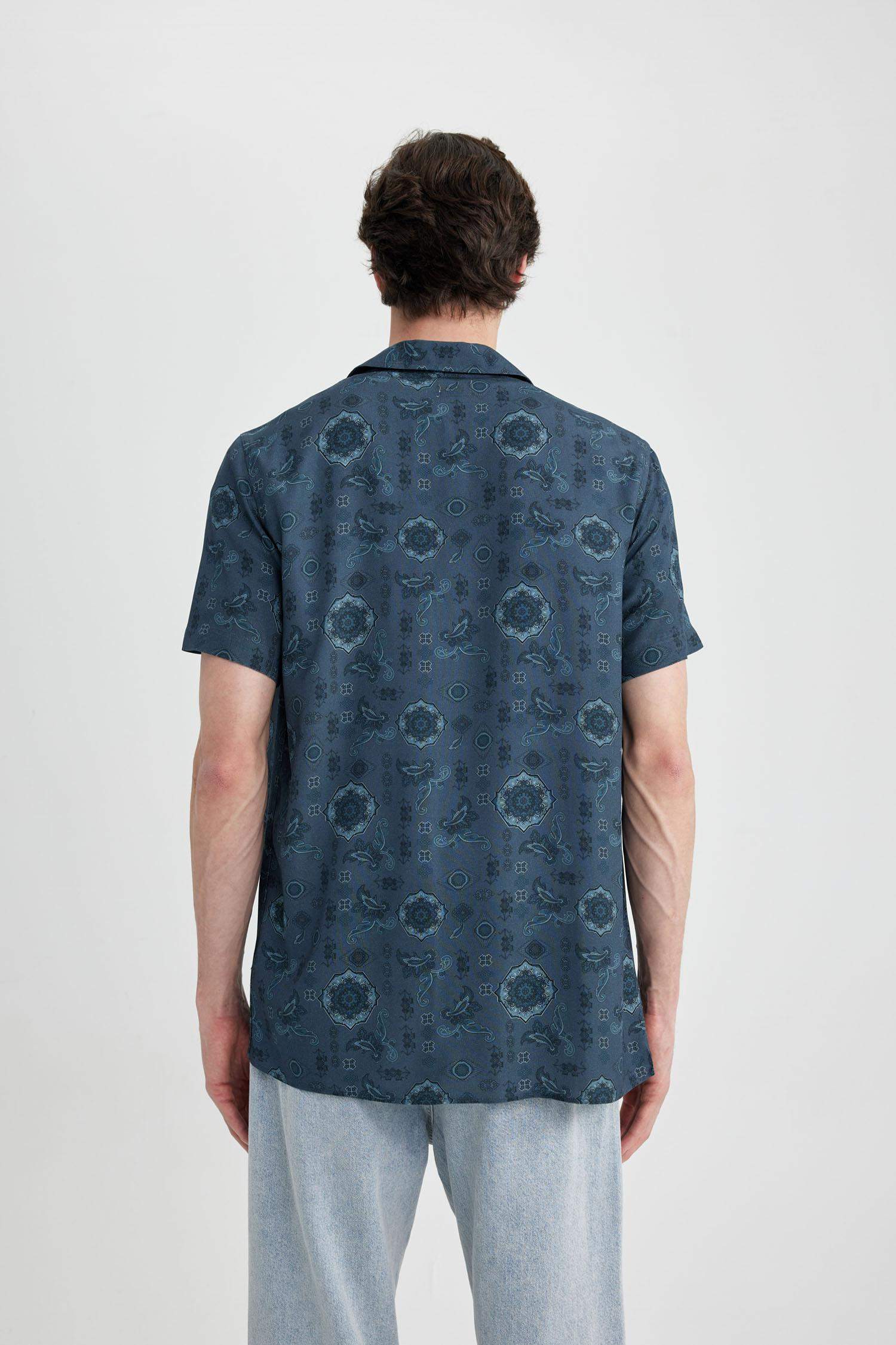 Regular Fit Apache Neck Viscose Printed Short Sleeve Shirt