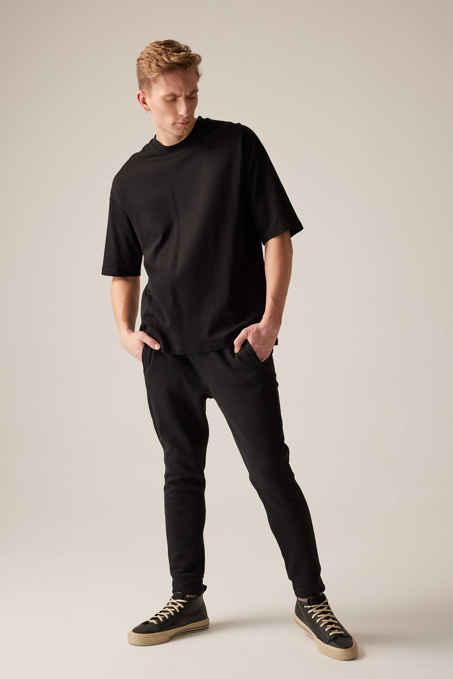 Штаны приталенного кроя