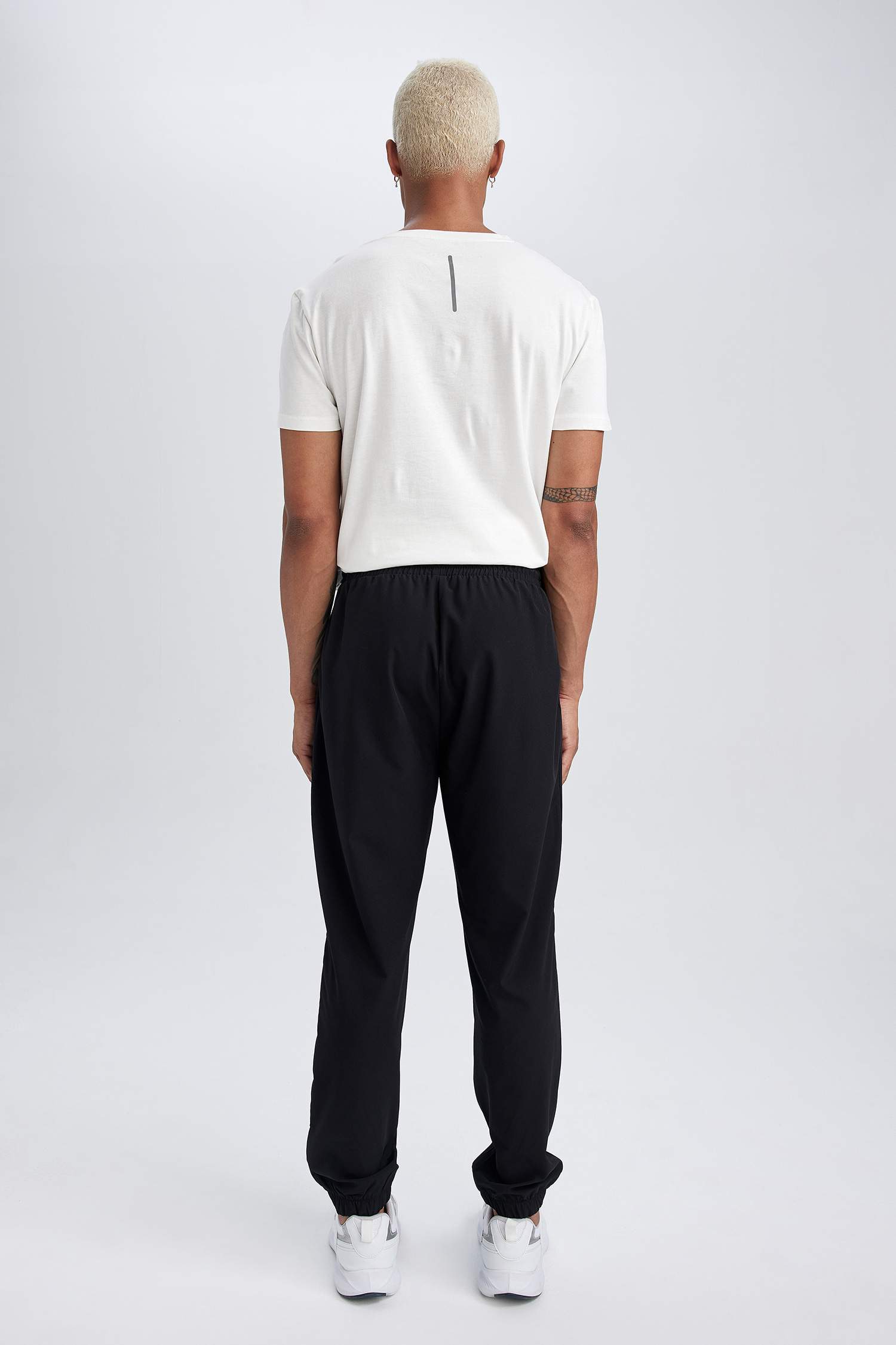 بنطلون بجامة رياضي سليم فيت من DeFactoFit