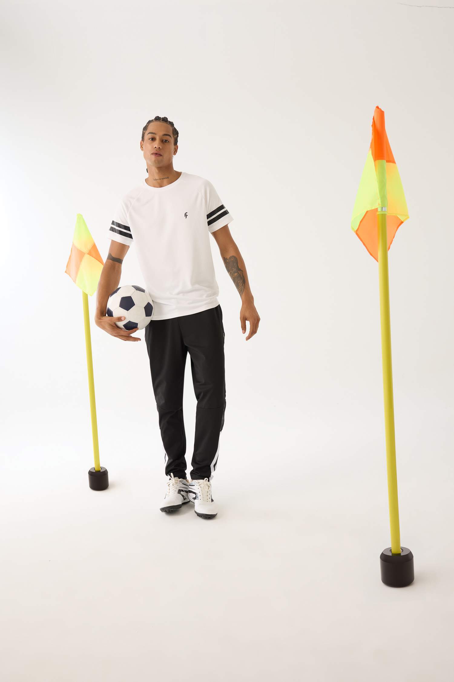 تيشيرت رياضي نص ردن سليم فيت من DeFactoFit