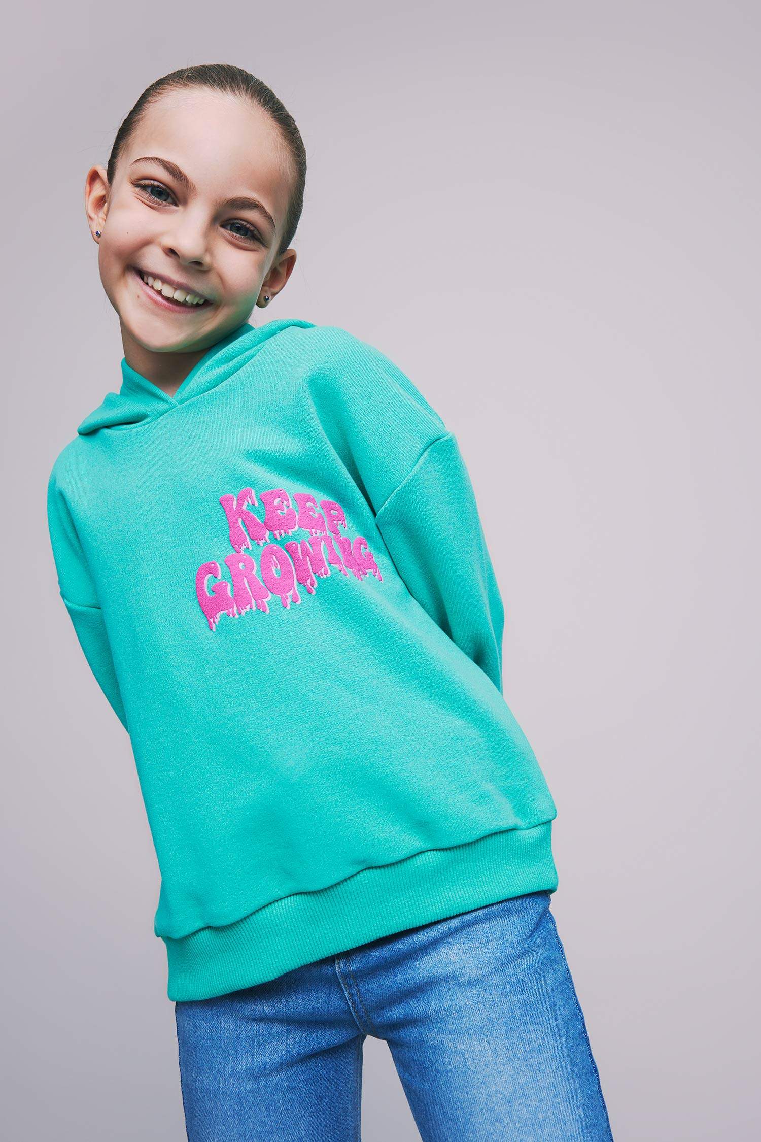 Світшот свободного крою з принтом на спині для дівчаток