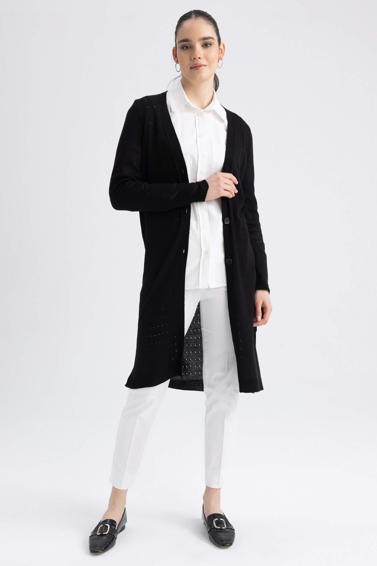 كارديجان تريكو قصة عادية وياقة V