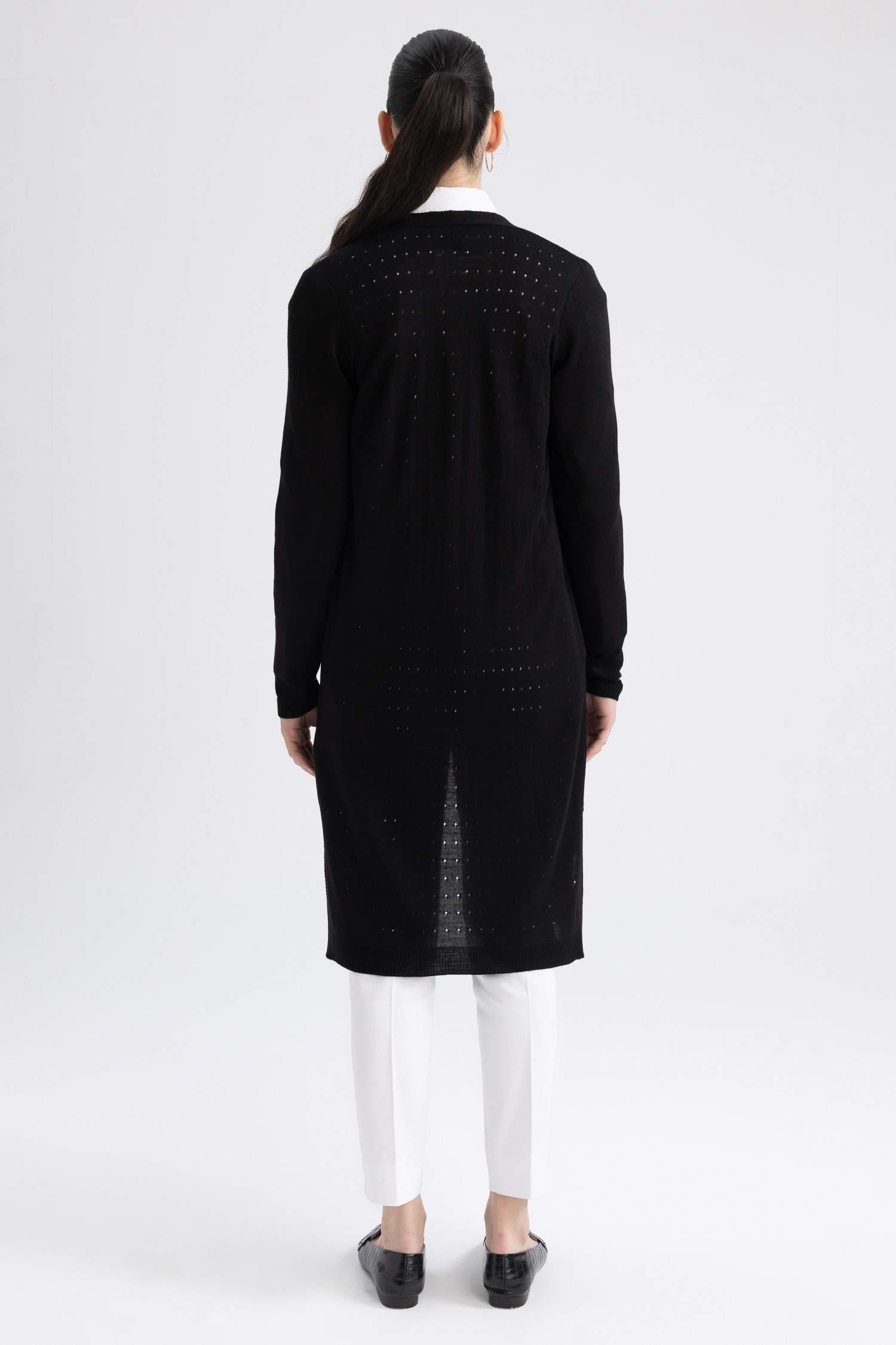 كارديجان تريكو قصة عادية وياقة V