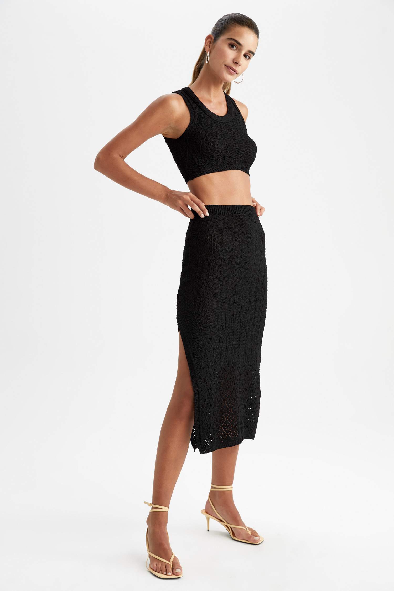 Black WOMAN Oversize Fit Skirt 2720768 | DeFacto