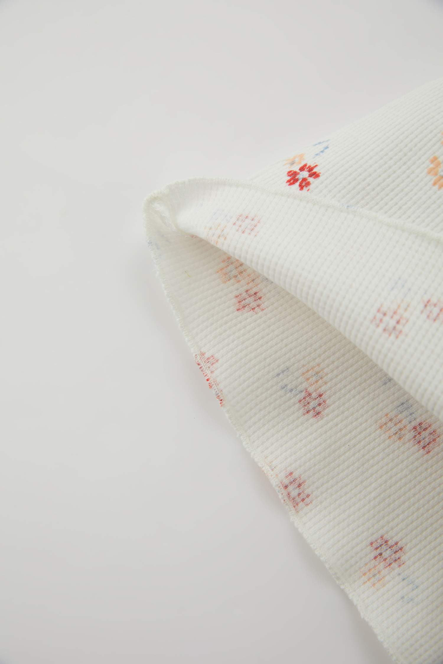 تيشيرت بنقشة الزهور بناتي قصة عادية