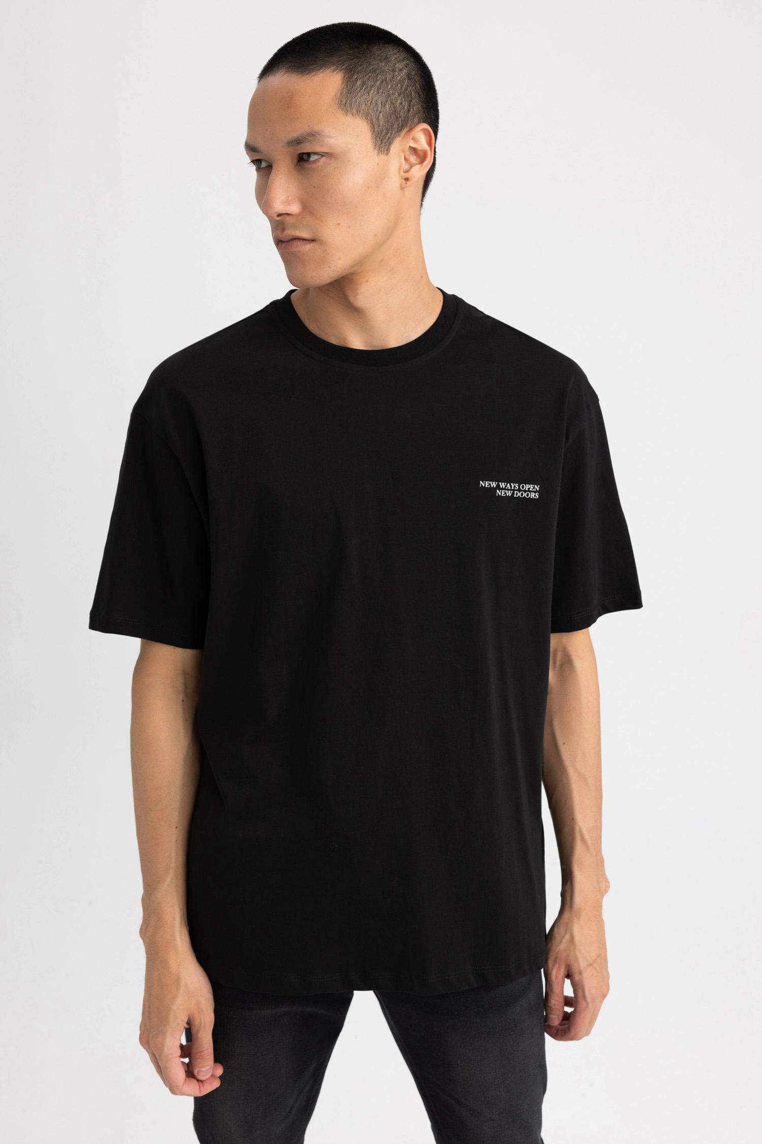 Black MEN Oversize Fit Crew Neck T-Shirt 2758660 | DeFacto