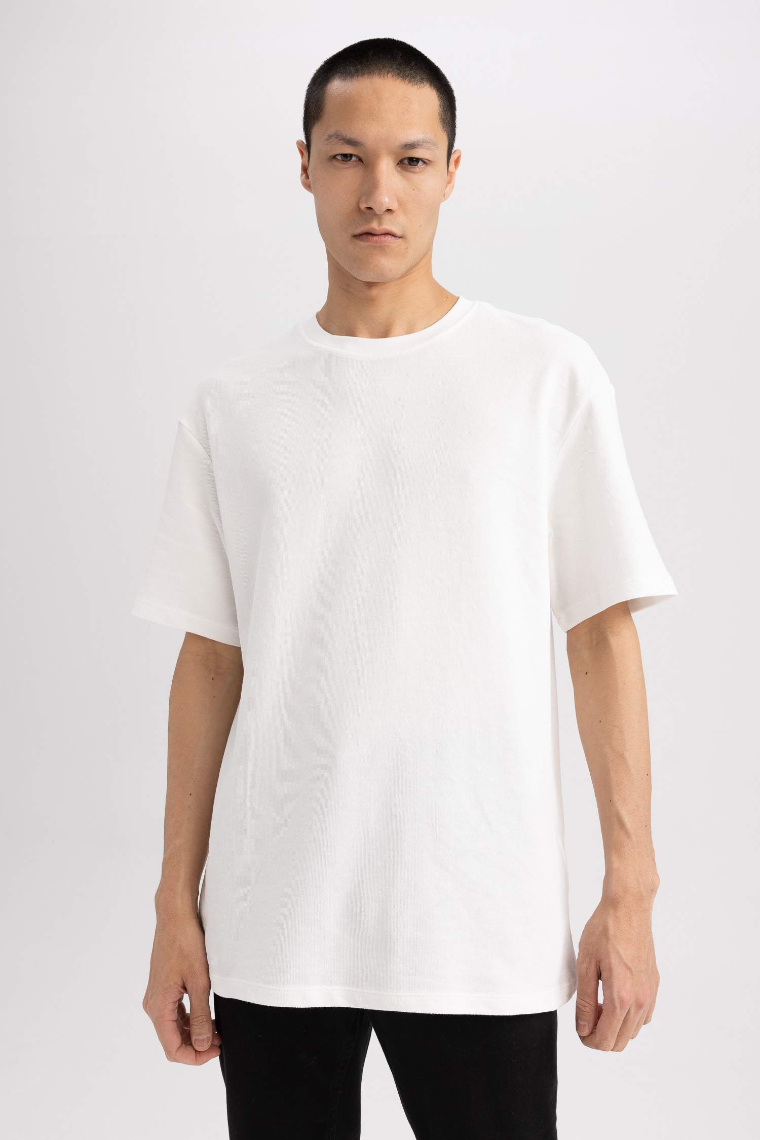 White MEN Relax Fit Crew Neck T-Shirt 2758803 | DeFacto