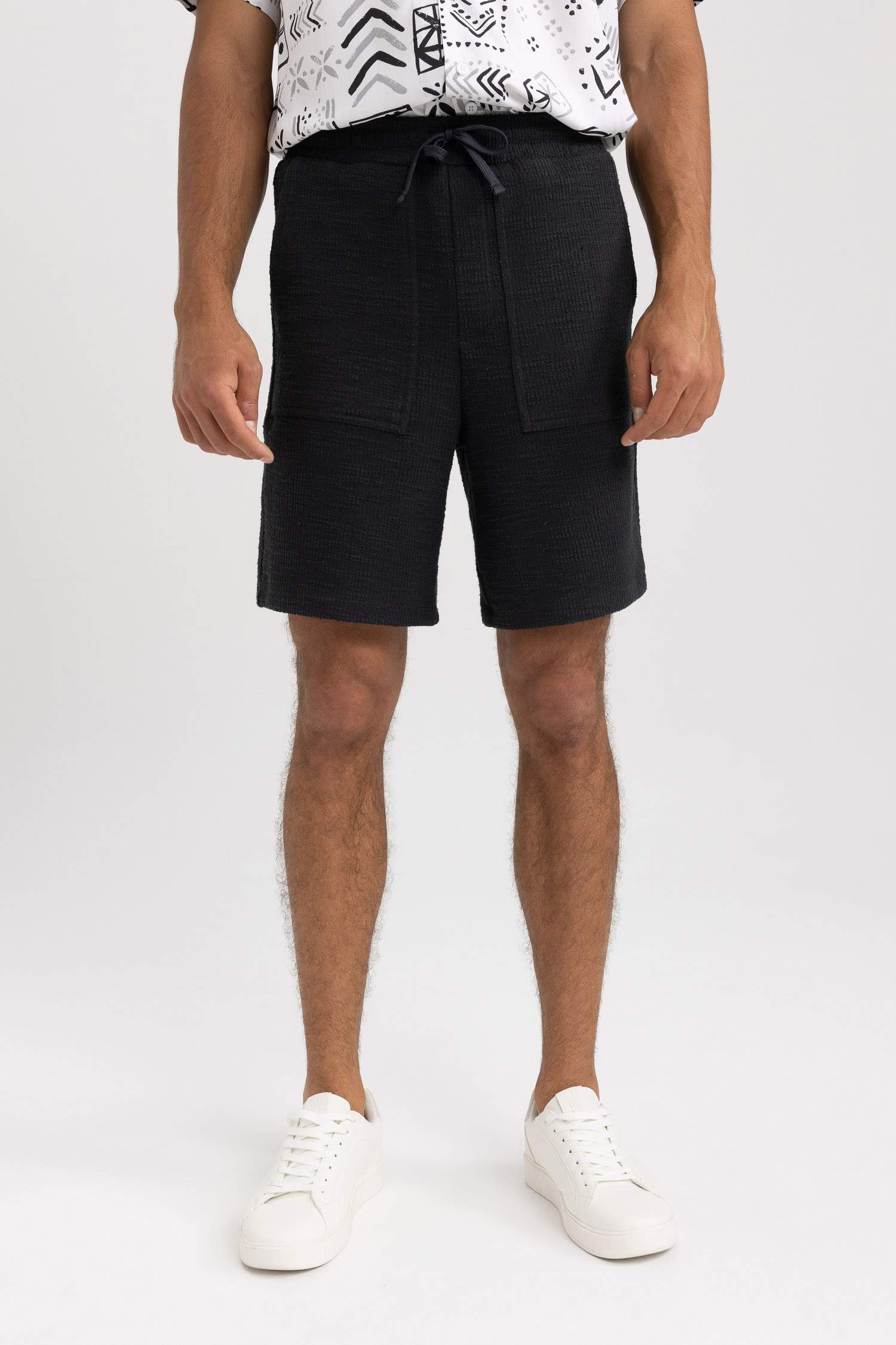 برمودا رجالي قصة عادية أنثرا