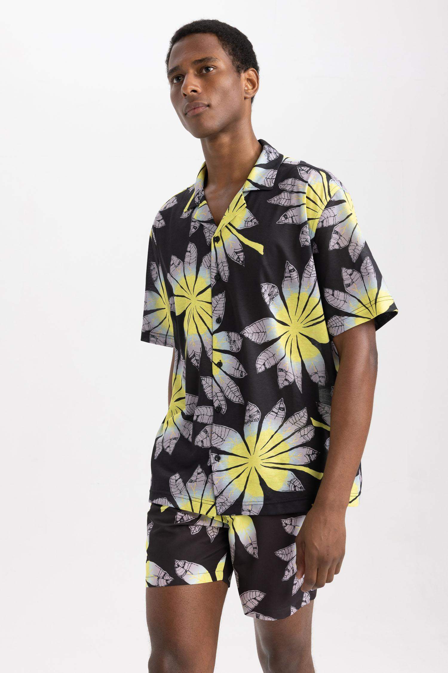 Тоқымалы жүзу шолақ шалбар график қысқа ұзындық