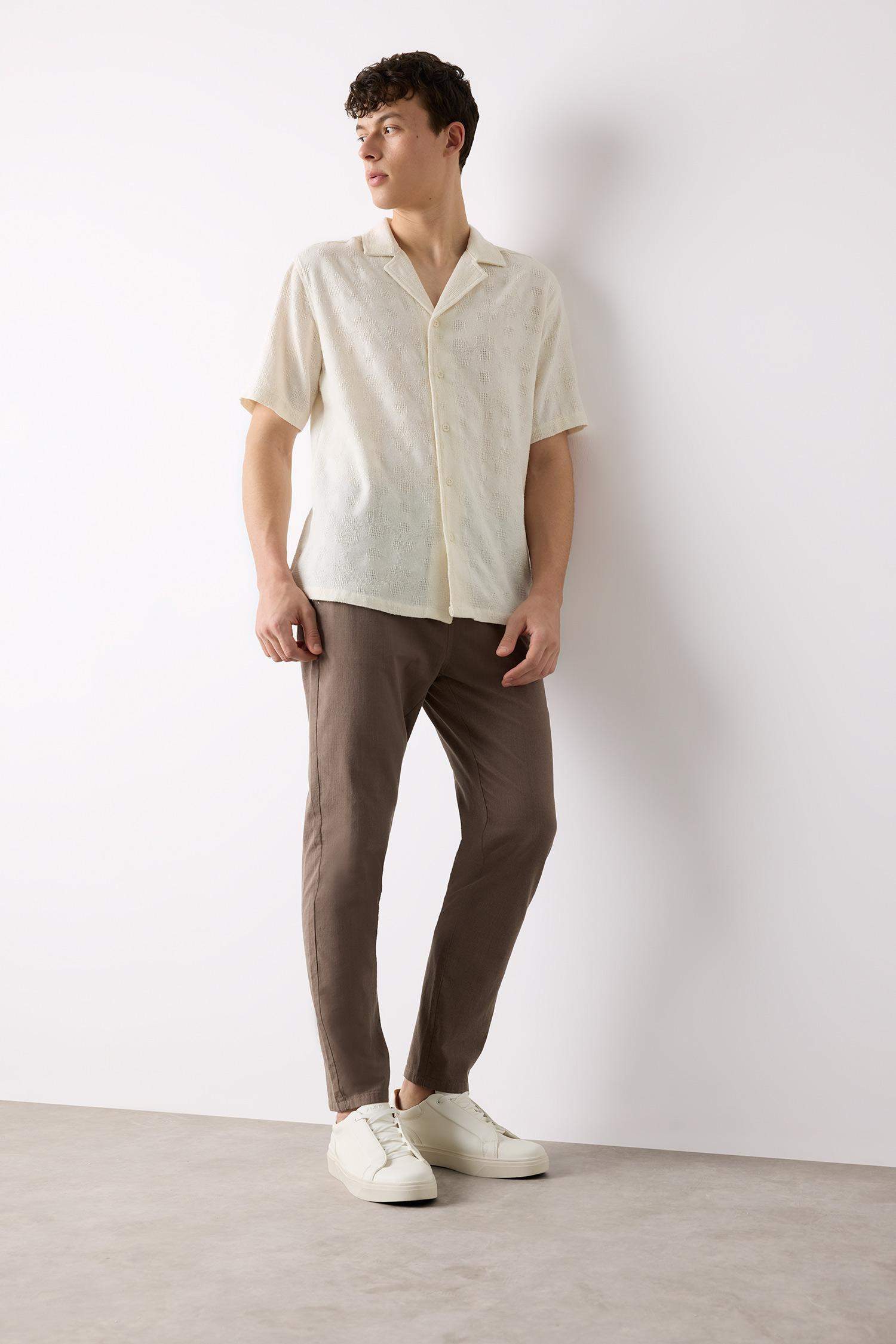 بنطلون كتان جوجر صيفي قطن برجل ضيقة وخصر مطاطي بني فاتح