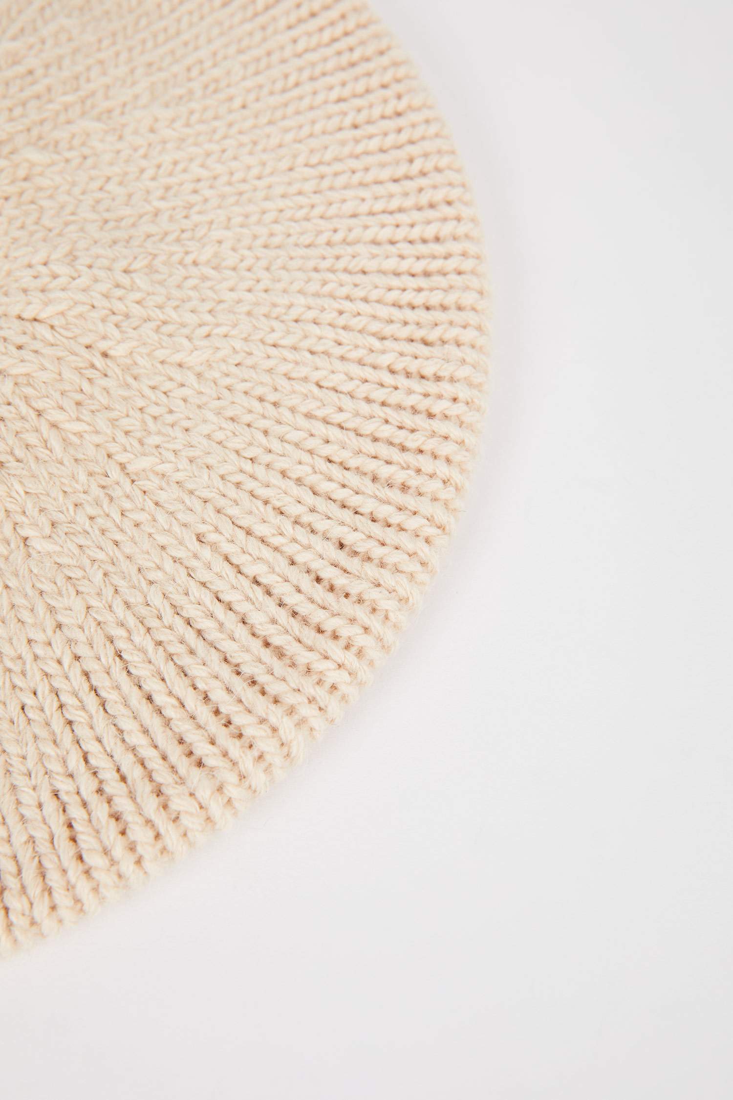 قبعة رسام تريكو بناتي