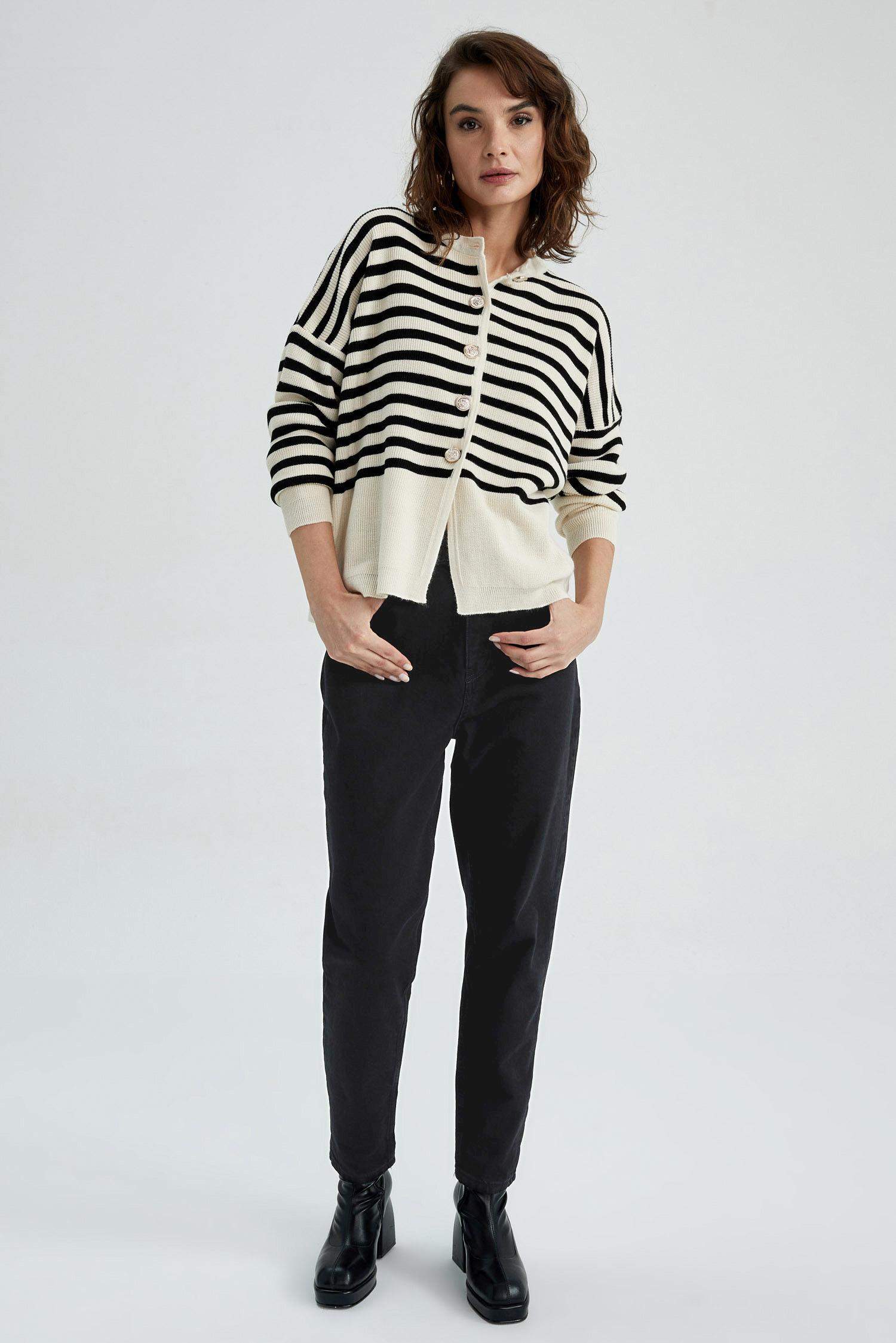 بنطلون جينز موم فيت طول الكوع