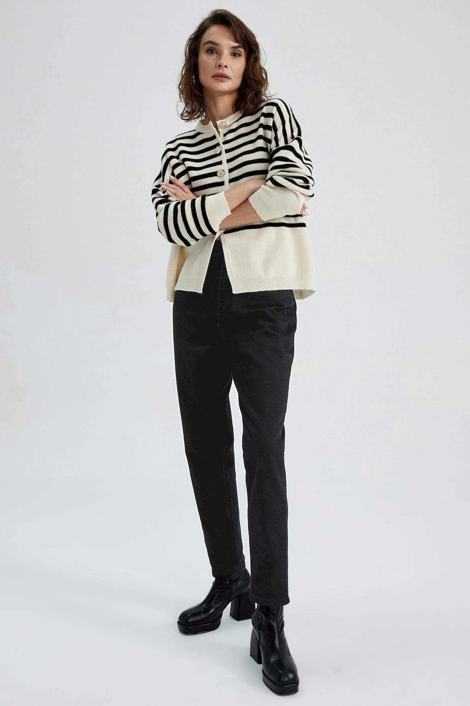 بنطلون جينز موم فيت طول الكوع