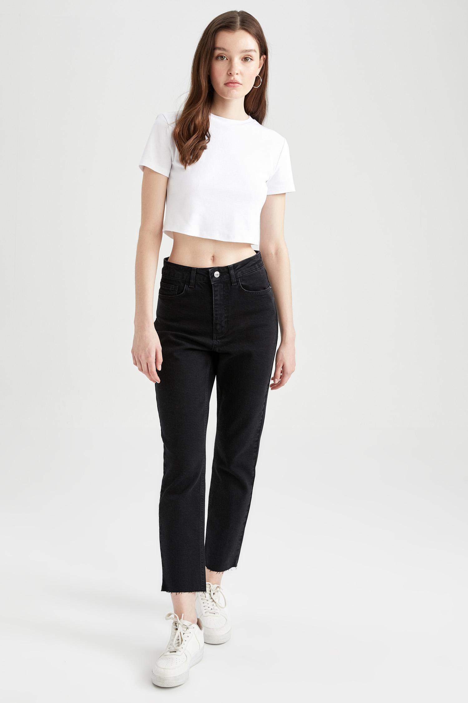 Black WOMAN High Waist Cut-Off Jeans 2736878 | DeFacto