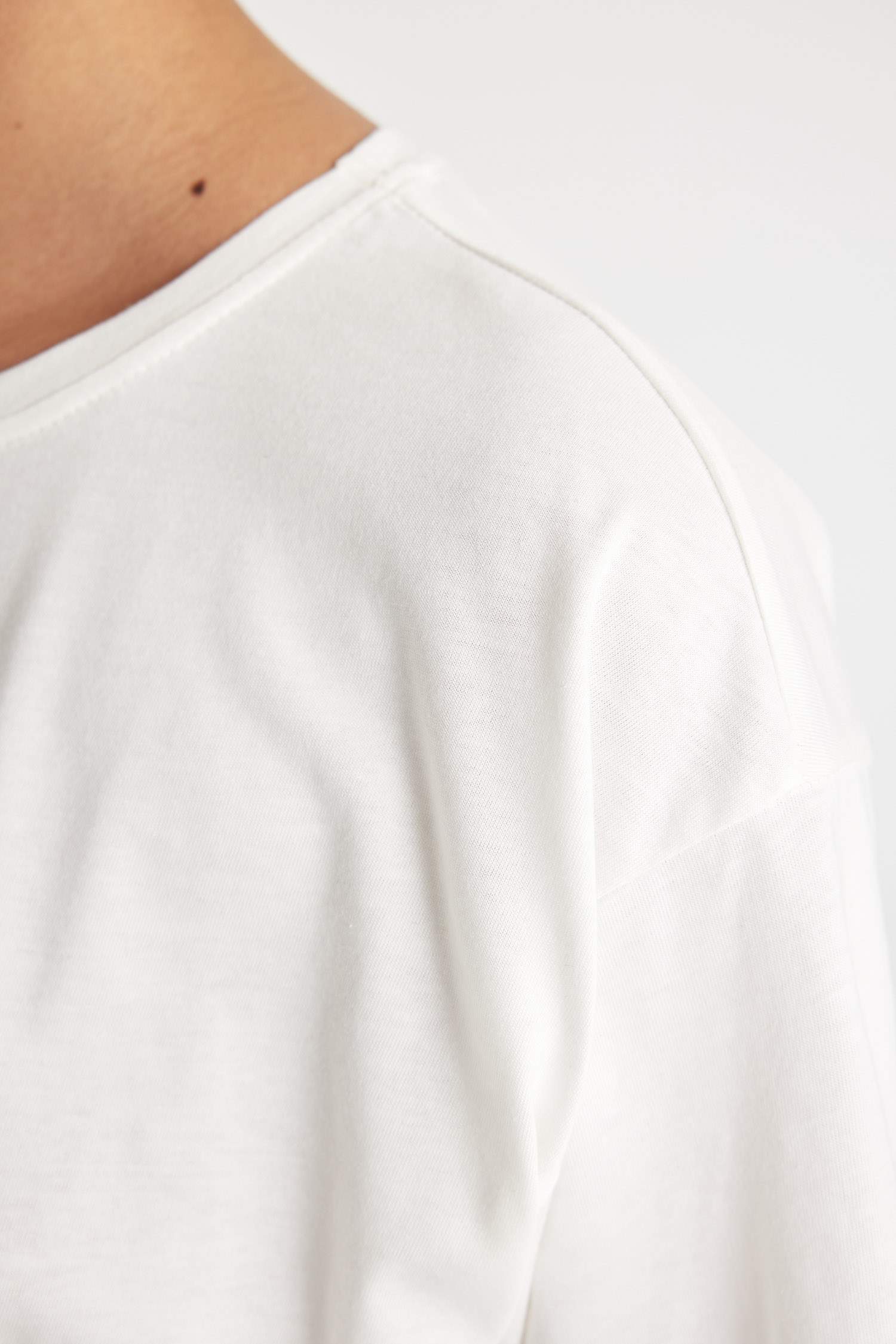 تيشيرت رياضي نص كم بطبعة شعار واسع من DeFactoFit