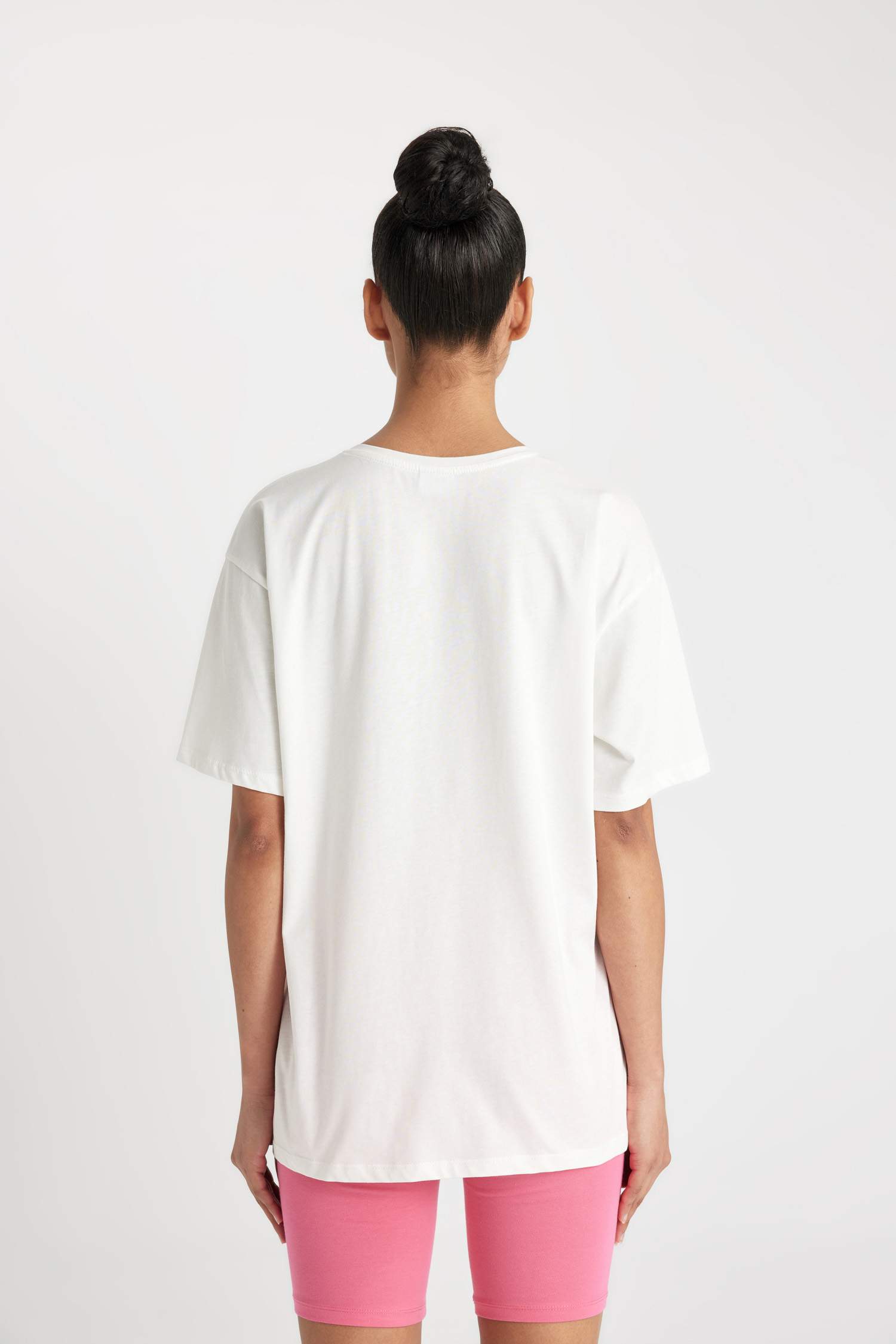 تيشيرت رياضي نص كم بطبعة شعار واسع من DeFactoFit