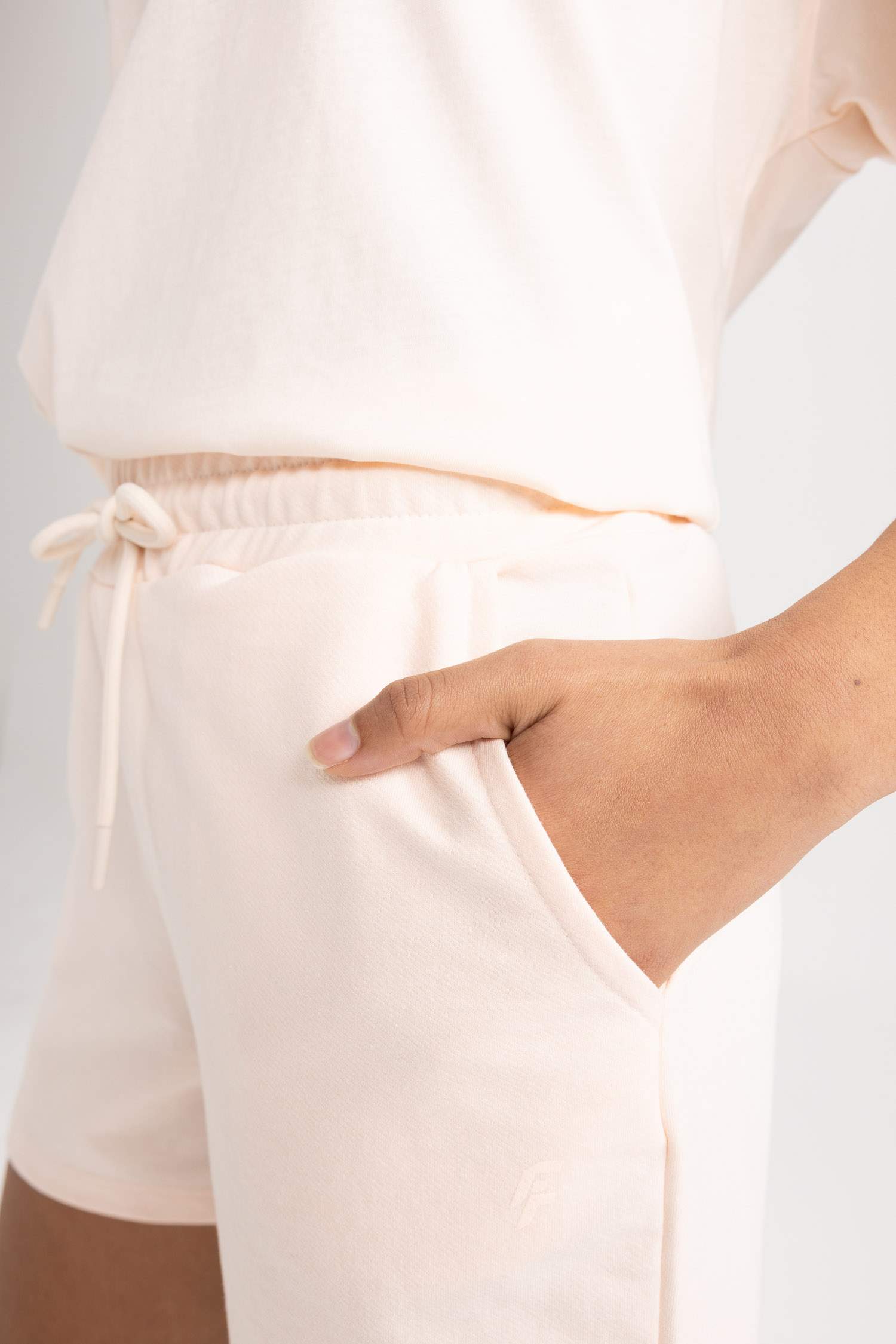 DeFactoFit Standard Fit Sports Thin Fabric Shorts