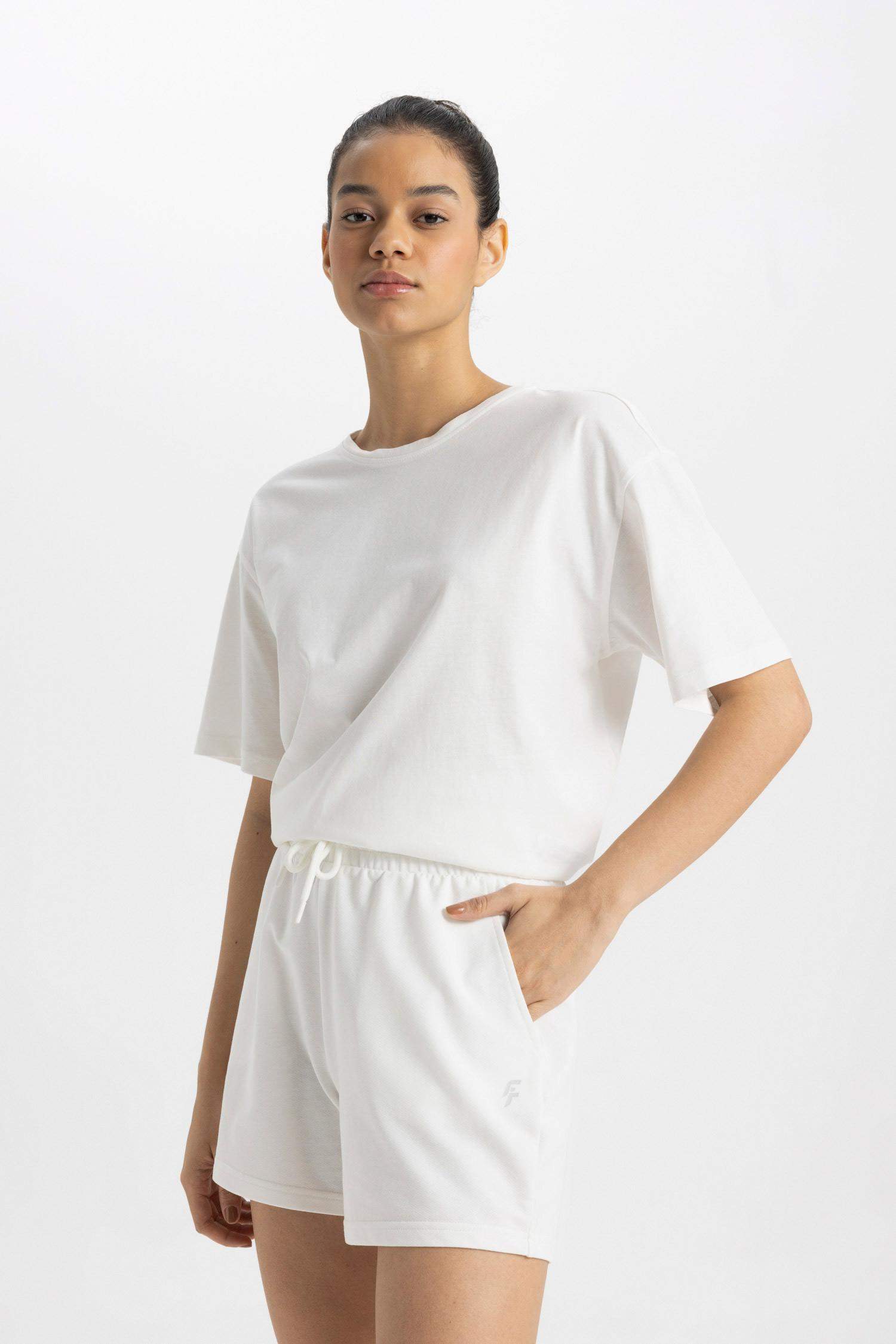 شورت رياضي قصير قصة عادية من DeFactoFit