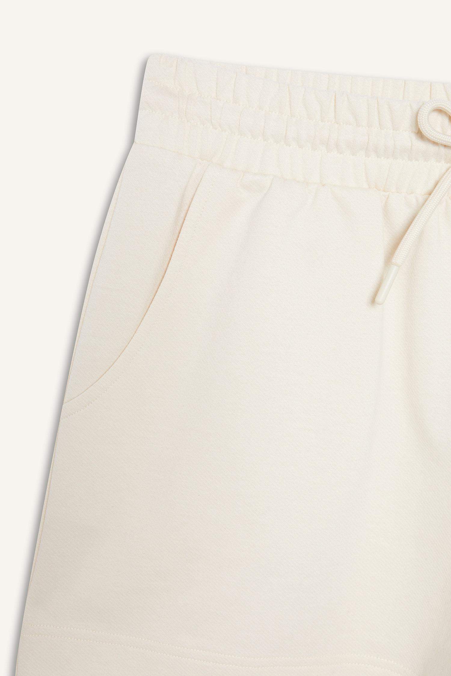 DeFactoFit Standard Fit Sports Short Leg Basic Shorts