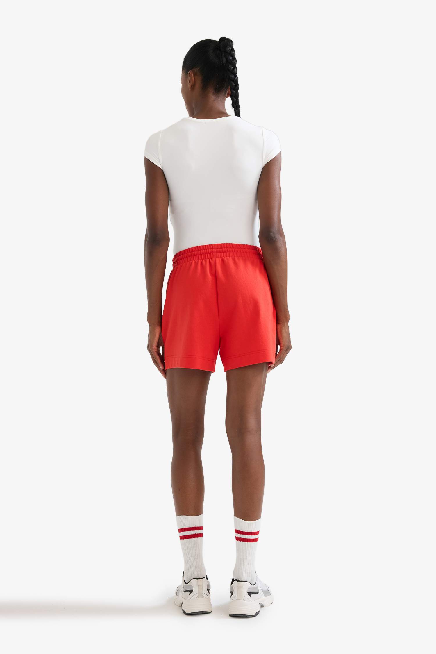 Standart Fit Sporcu Kısa Paça Basic Düz Kırmızı Şort